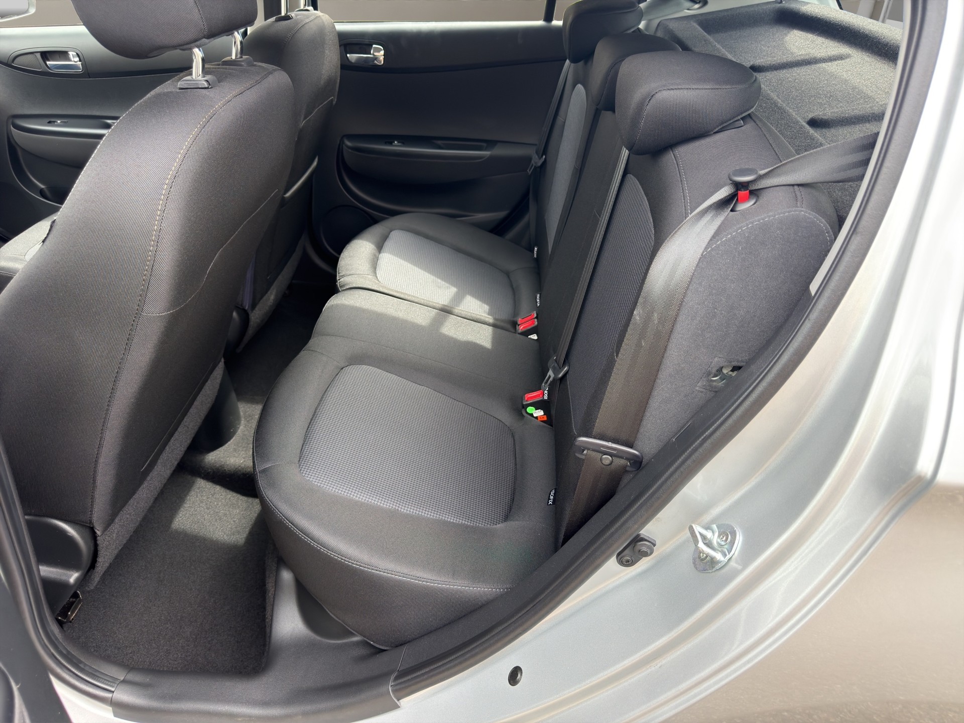 HYUNDAI i20 1.4 Premium Automatic-image-10