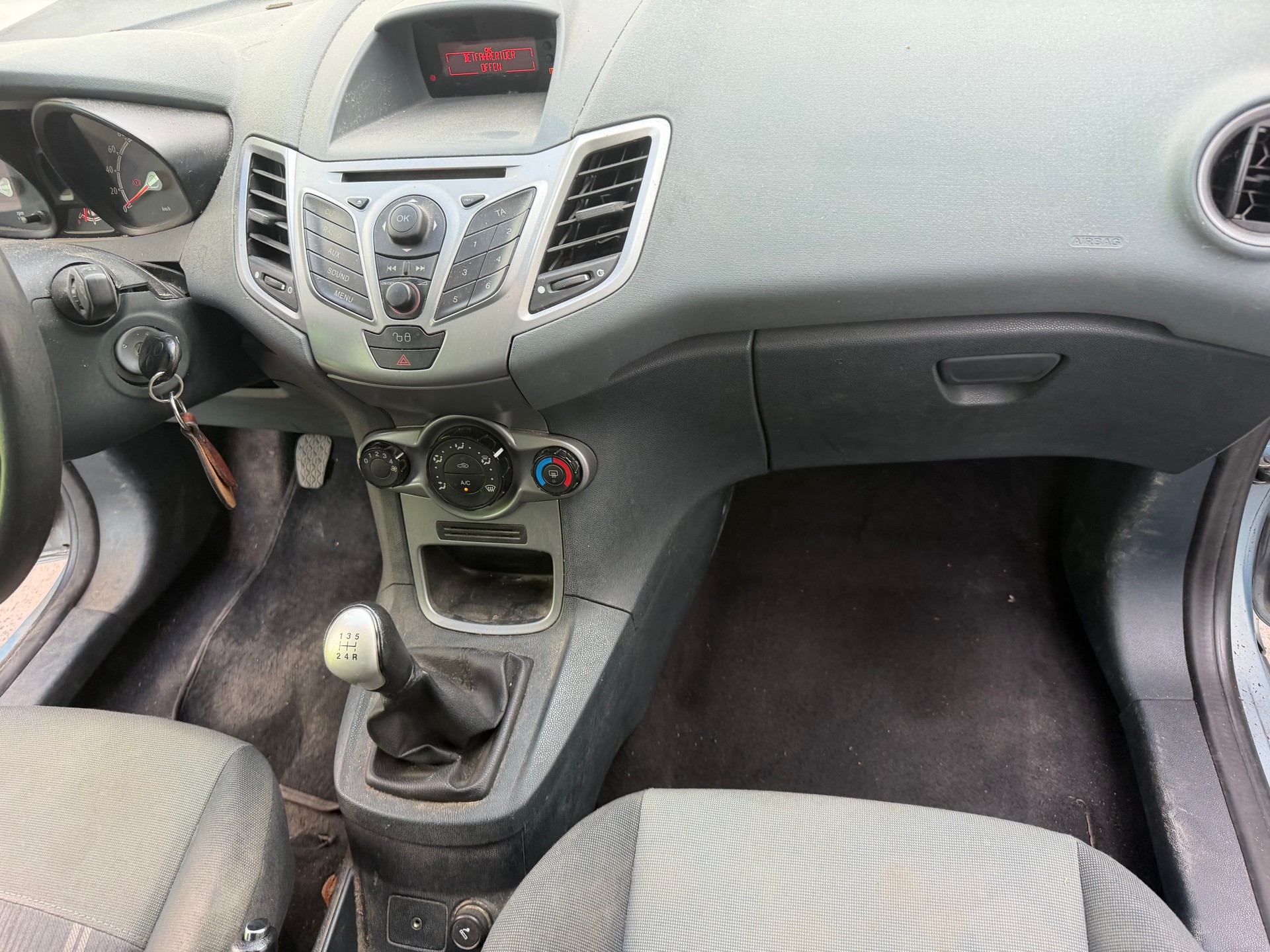FORD Fiesta 1.25 16V Ambiente-image-8