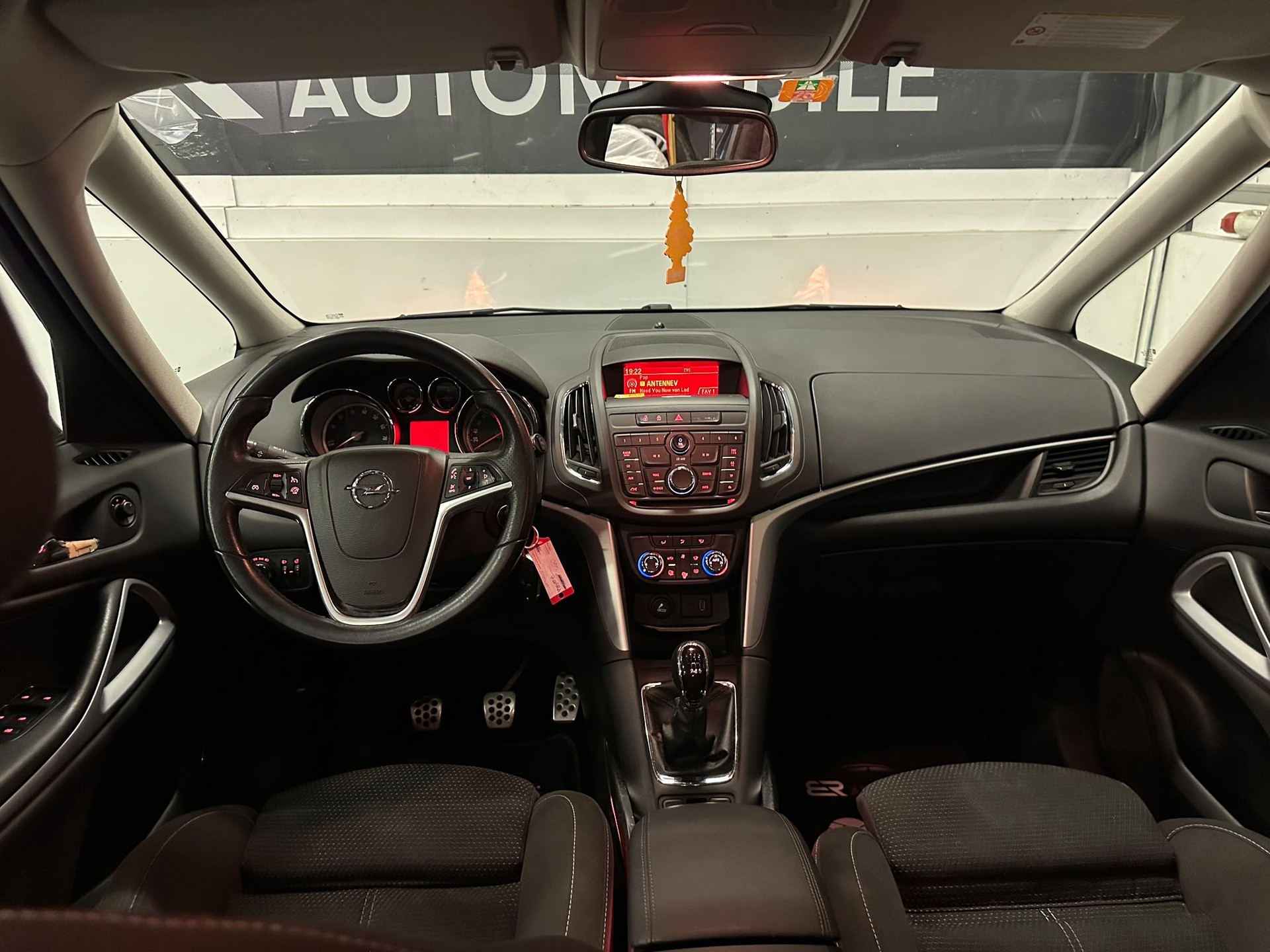OPEL Zafira Tourer 1.4i 16V Turbo Sport 7-Plätze-image-8