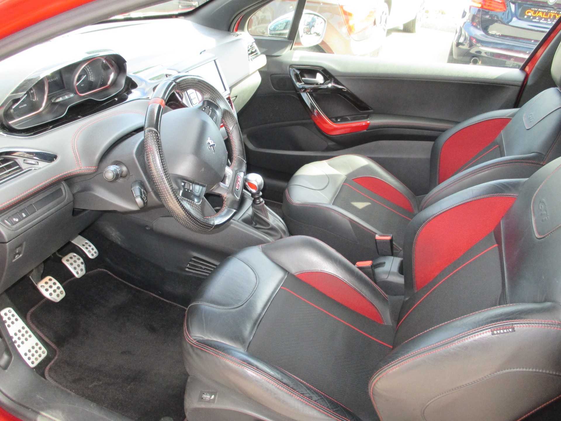 PEUGEOT 208 1.6 Turbo GTi-image-8