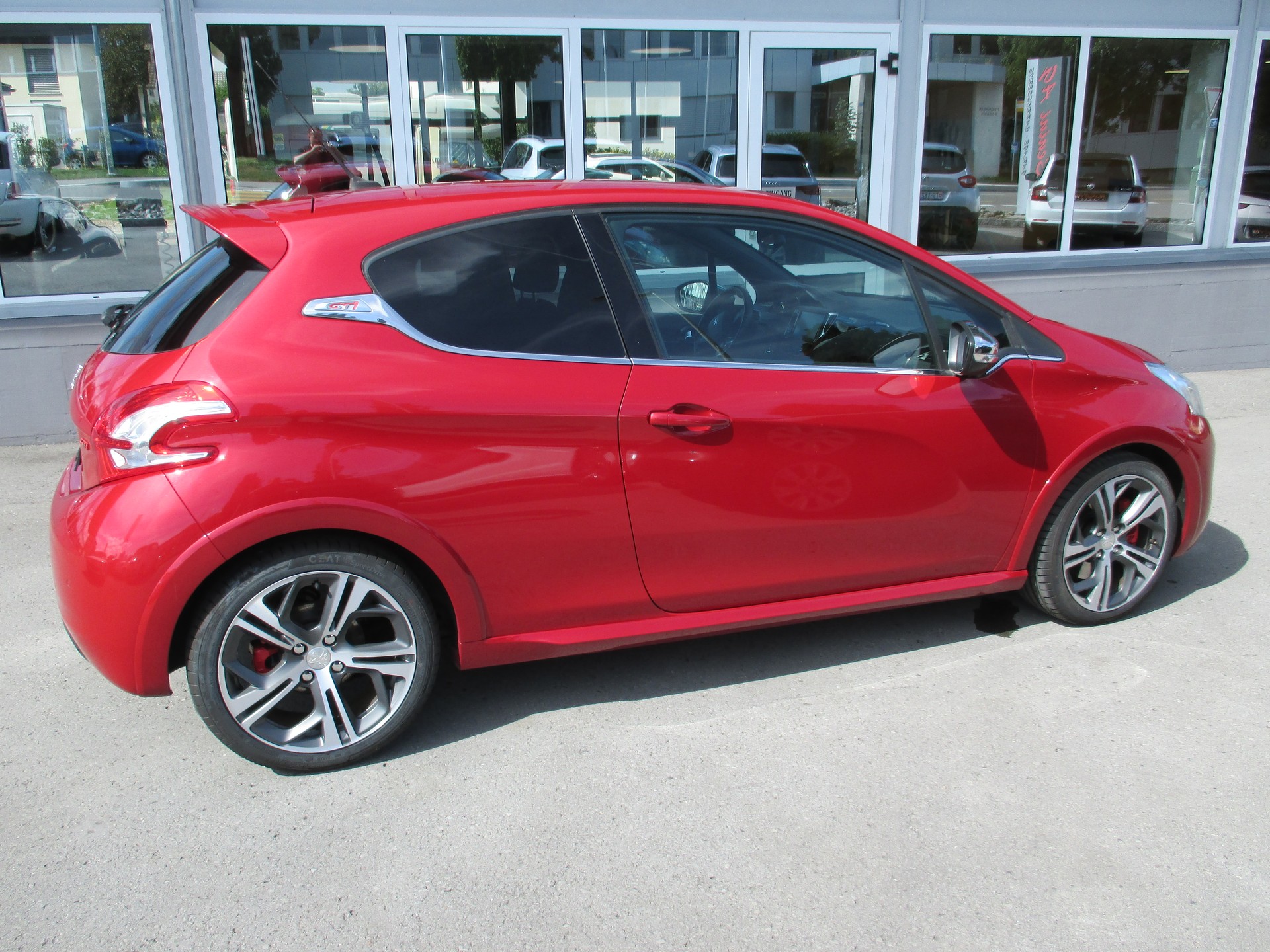 PEUGEOT 208 1.6 Turbo GTi-image-3