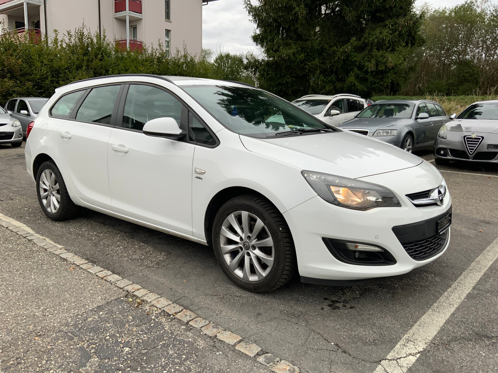 OPEL Astra SportsTourer 2.0 CDTi Sport Automatic-image-2