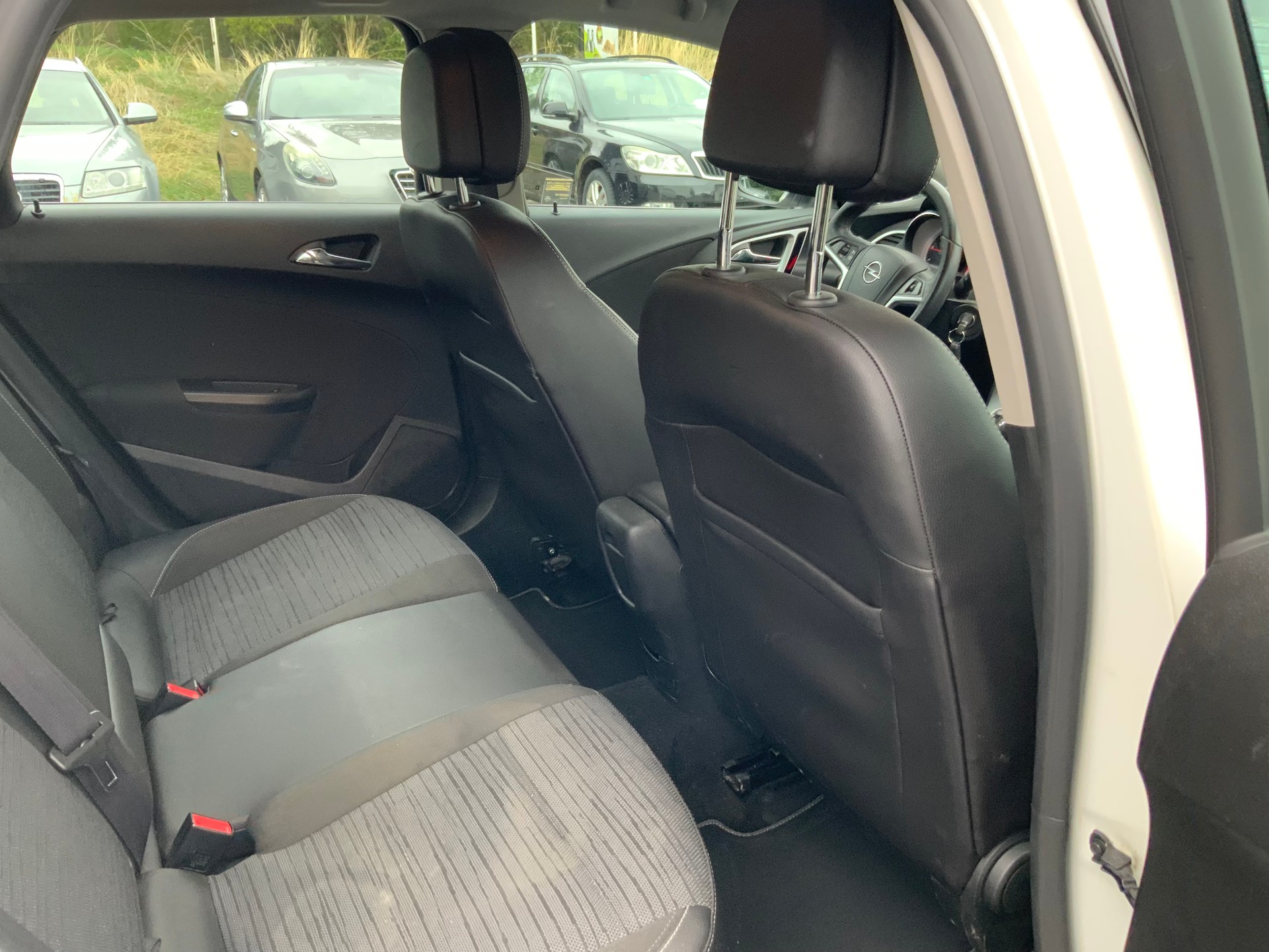 OPEL Astra SportsTourer 2.0 CDTi Sport Automatic-image-11
