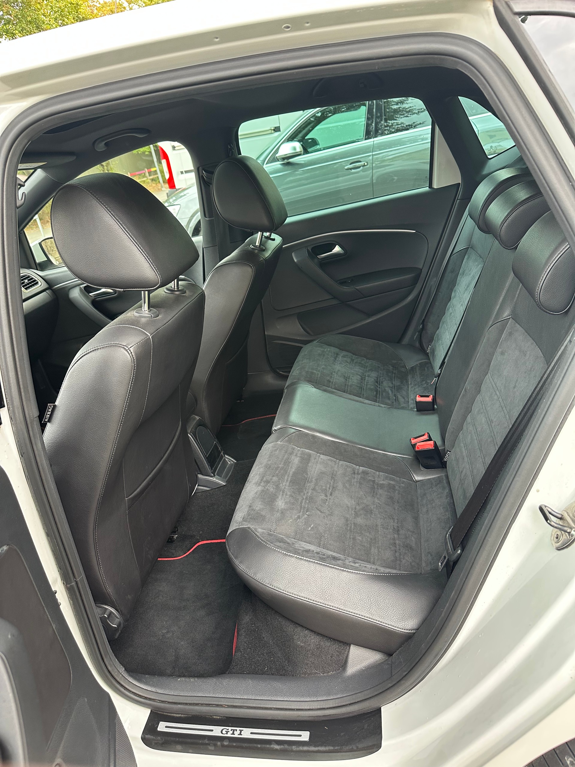 VW 1.8 TSI GTI-image-5