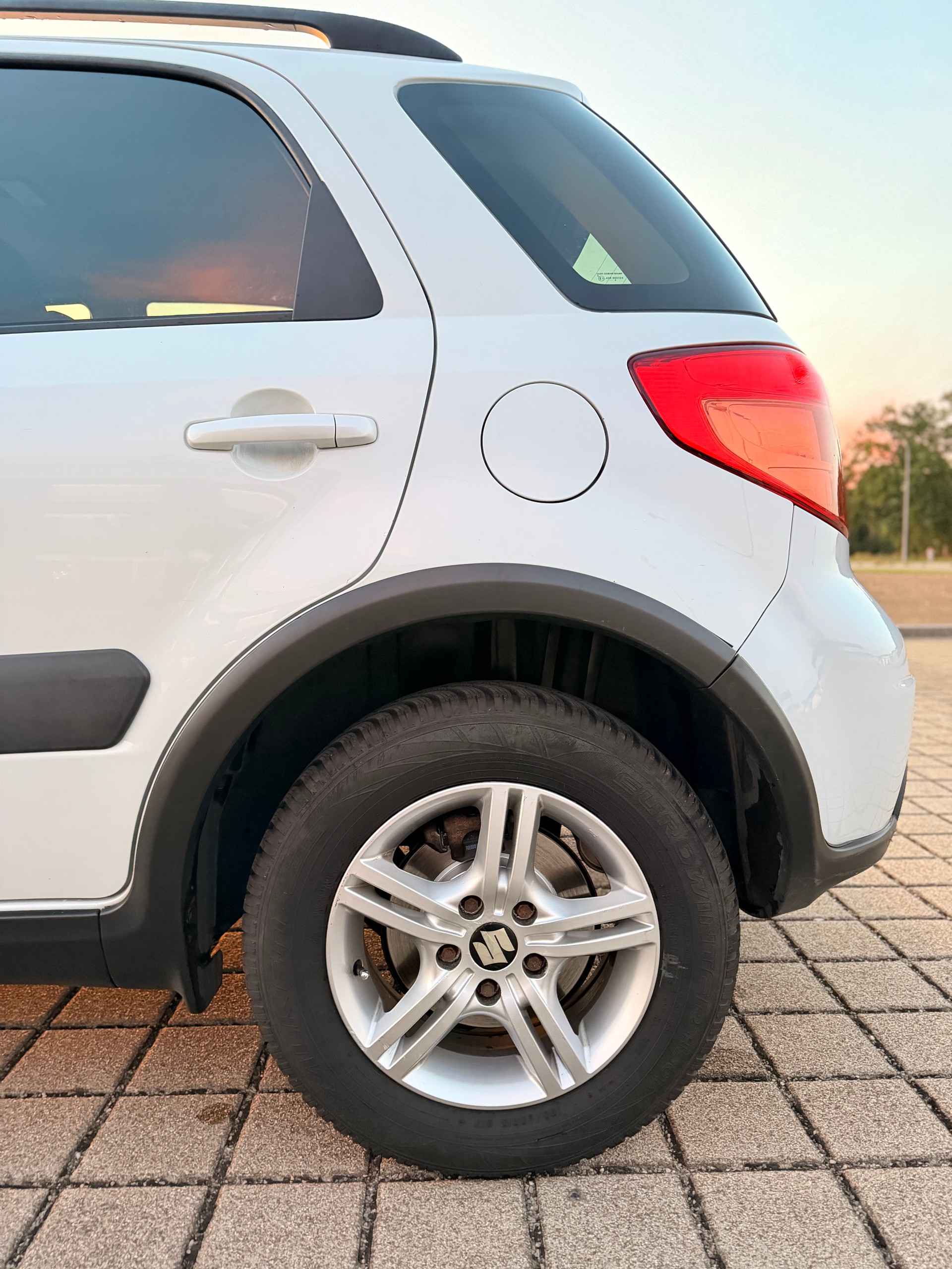 SUZUKI SX4 1.6 16V GL Top Barry 4WD-image-12