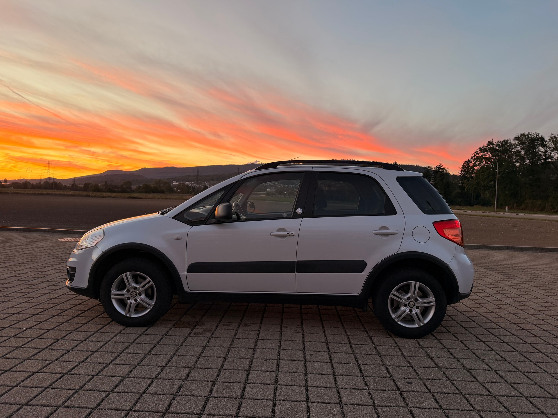 SUZUKI SX4 1.6 16V GL Top Barry 4WD-image-13