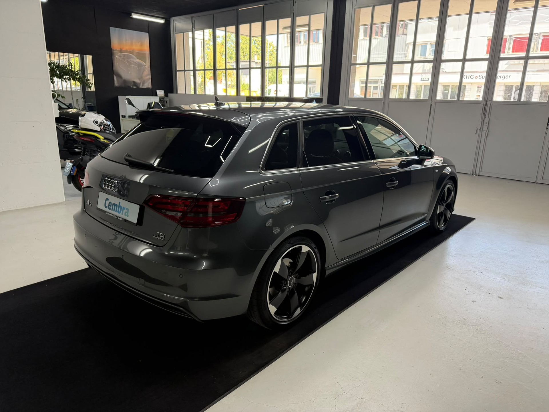 AUDI A3 Sportback 2.0 TDI Ambiente quattro S-tronic S Line-image-10