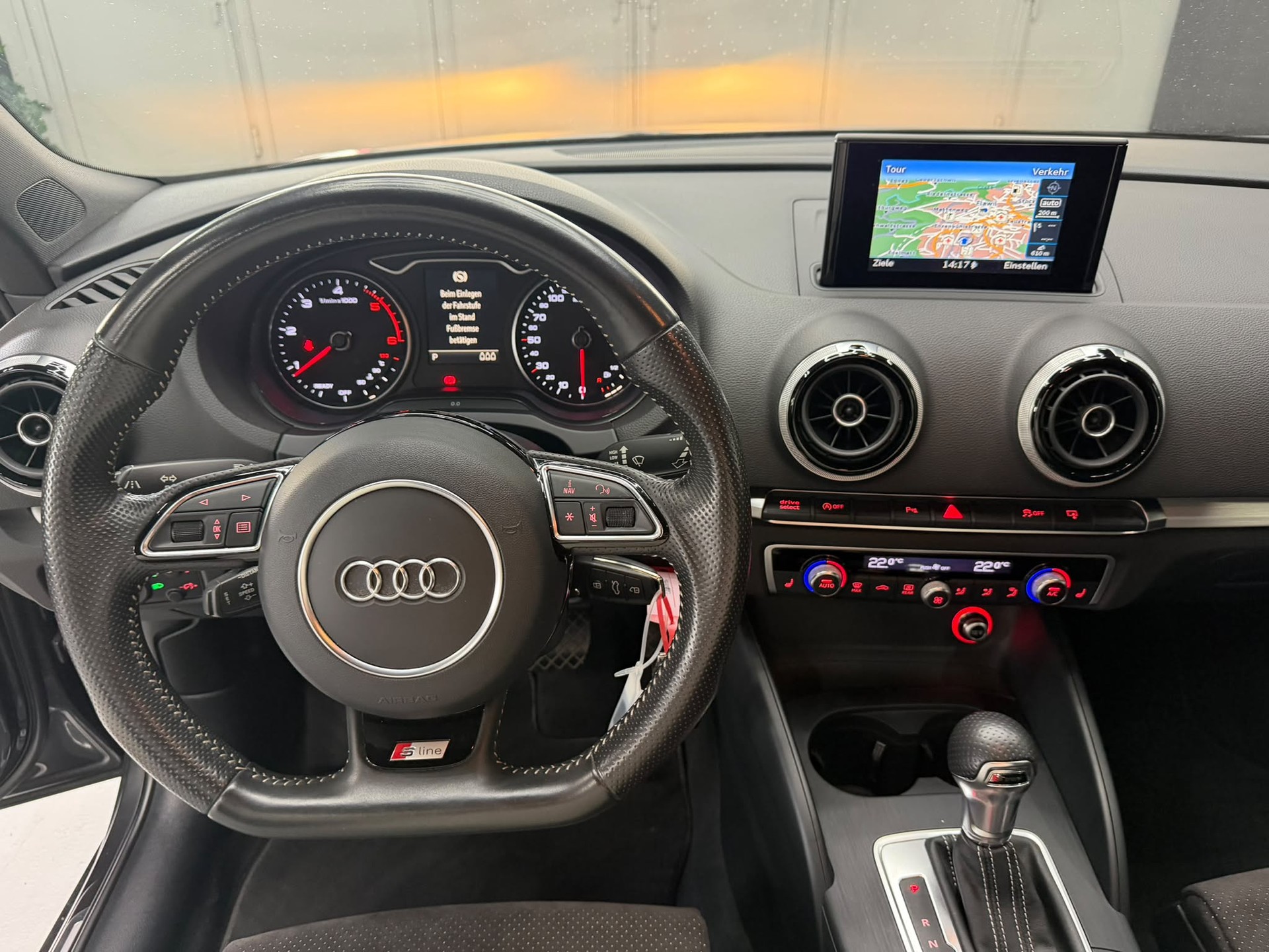 AUDI A3 Sportback 2.0 TDI Ambiente quattro S-tronic S Line-image-4