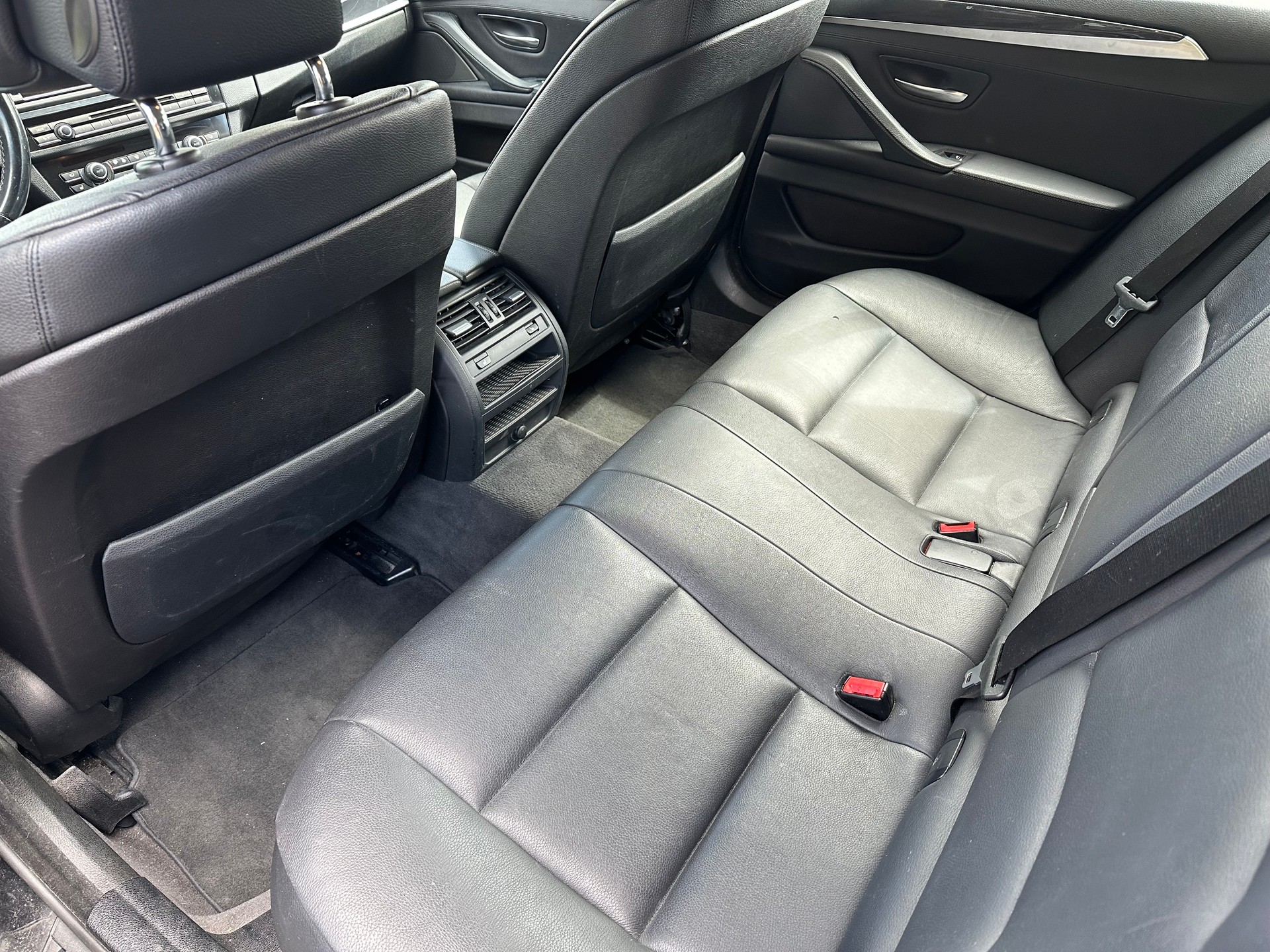 BMW 530i Touring-image-11