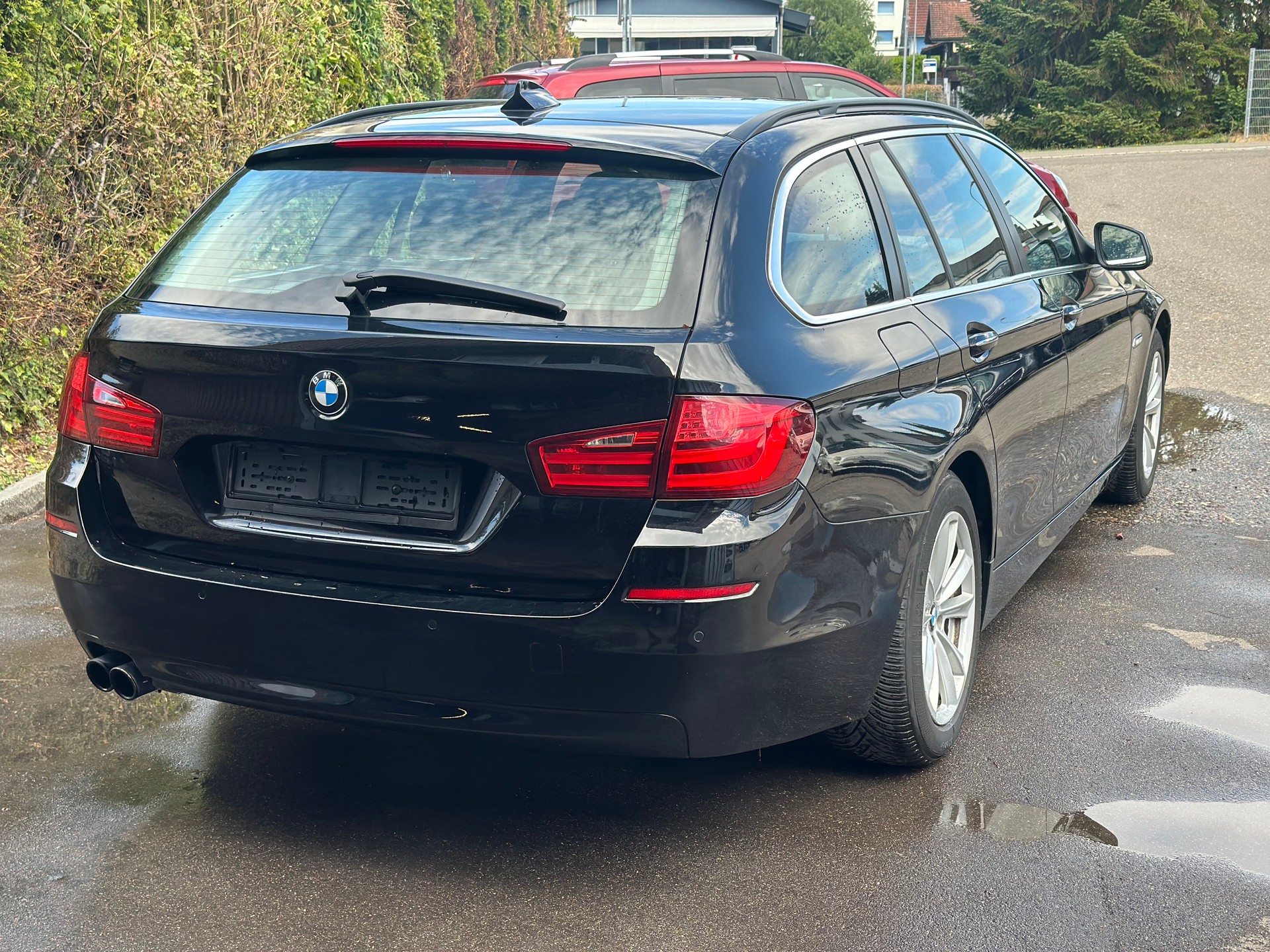 BMW 530i Touring-image-3