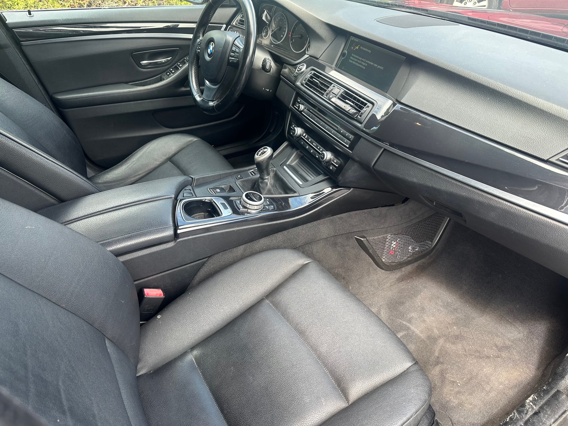 BMW 530i Touring-image-9