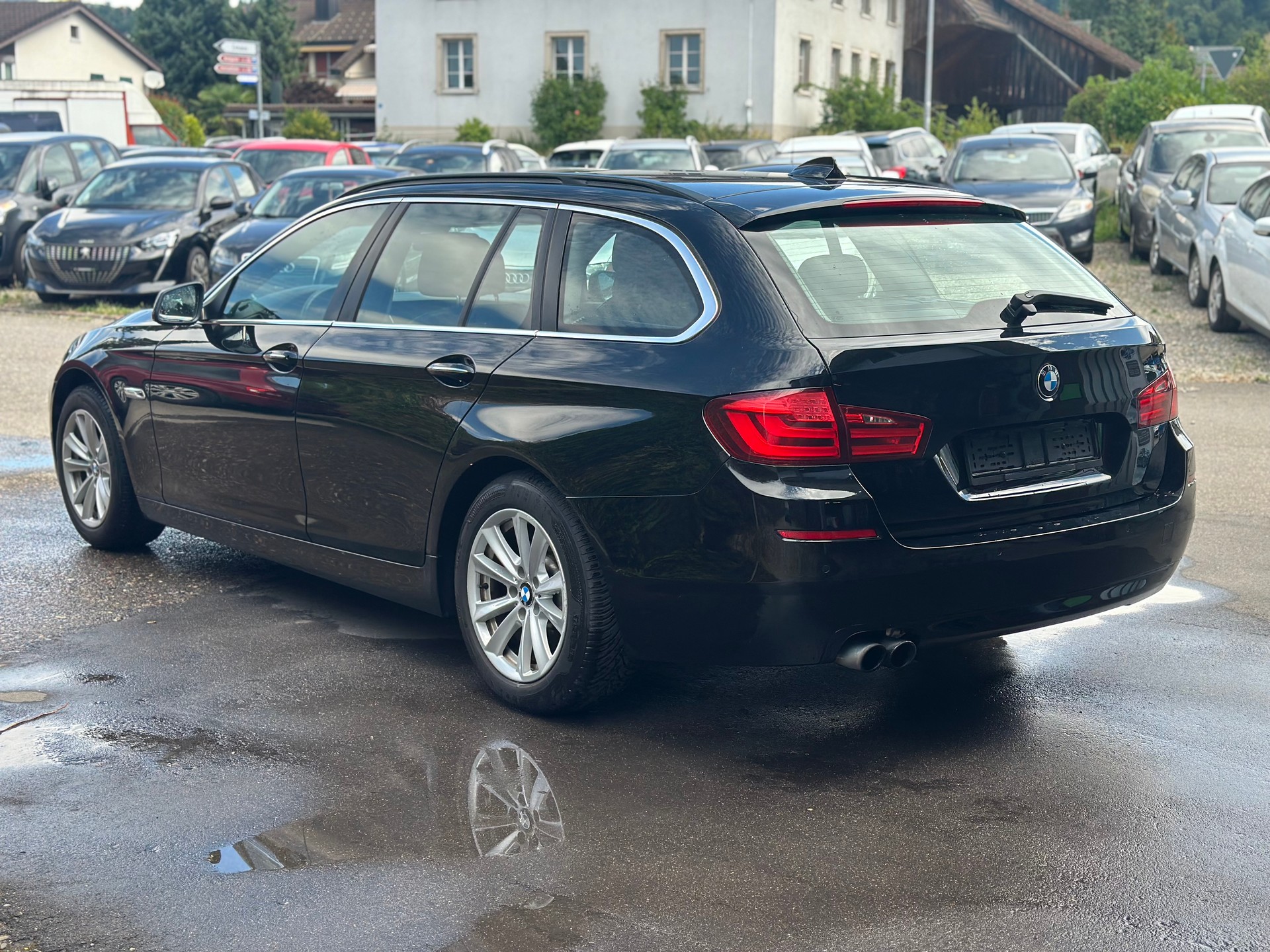 BMW 530i Touring-image-5