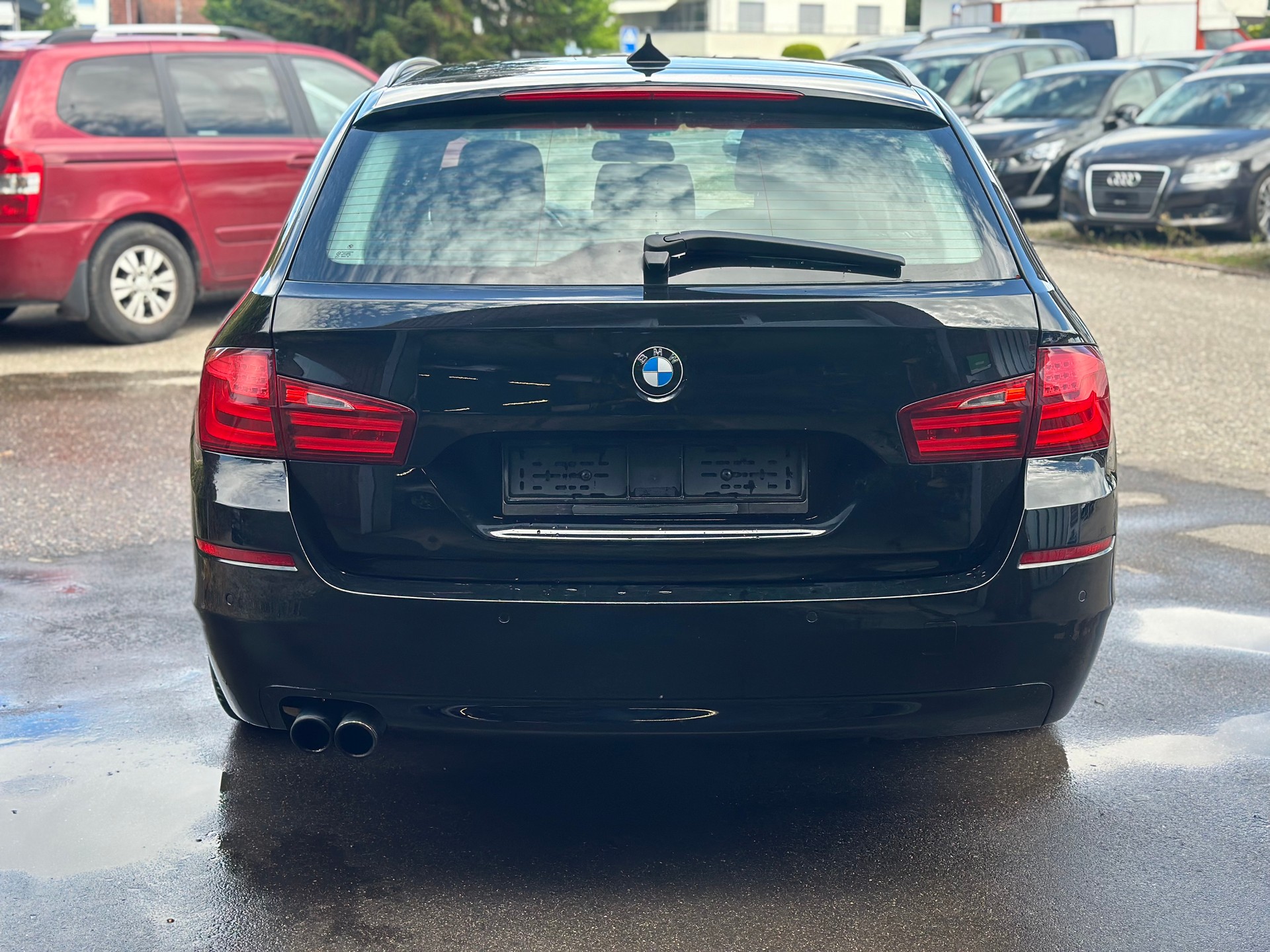 BMW 530i Touring-image-4