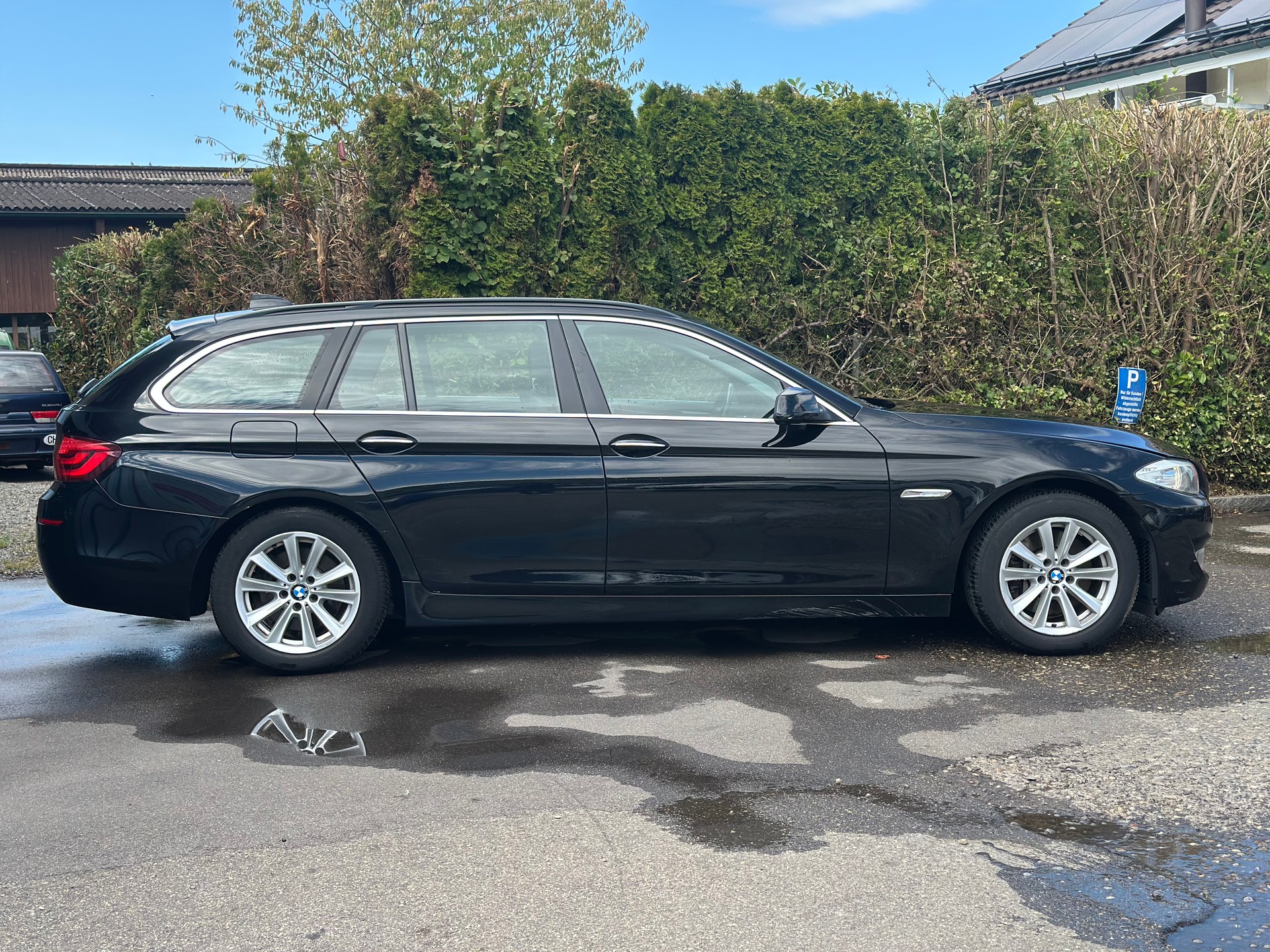 BMW 530i Touring-image-2