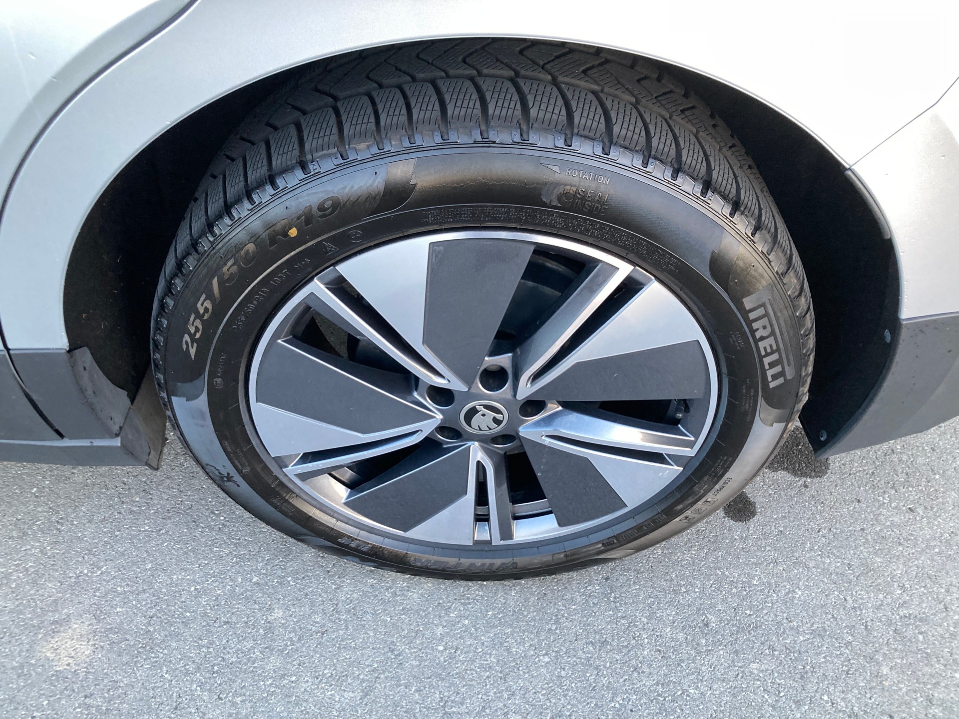 SKODA Enyaq iV 80-image-6