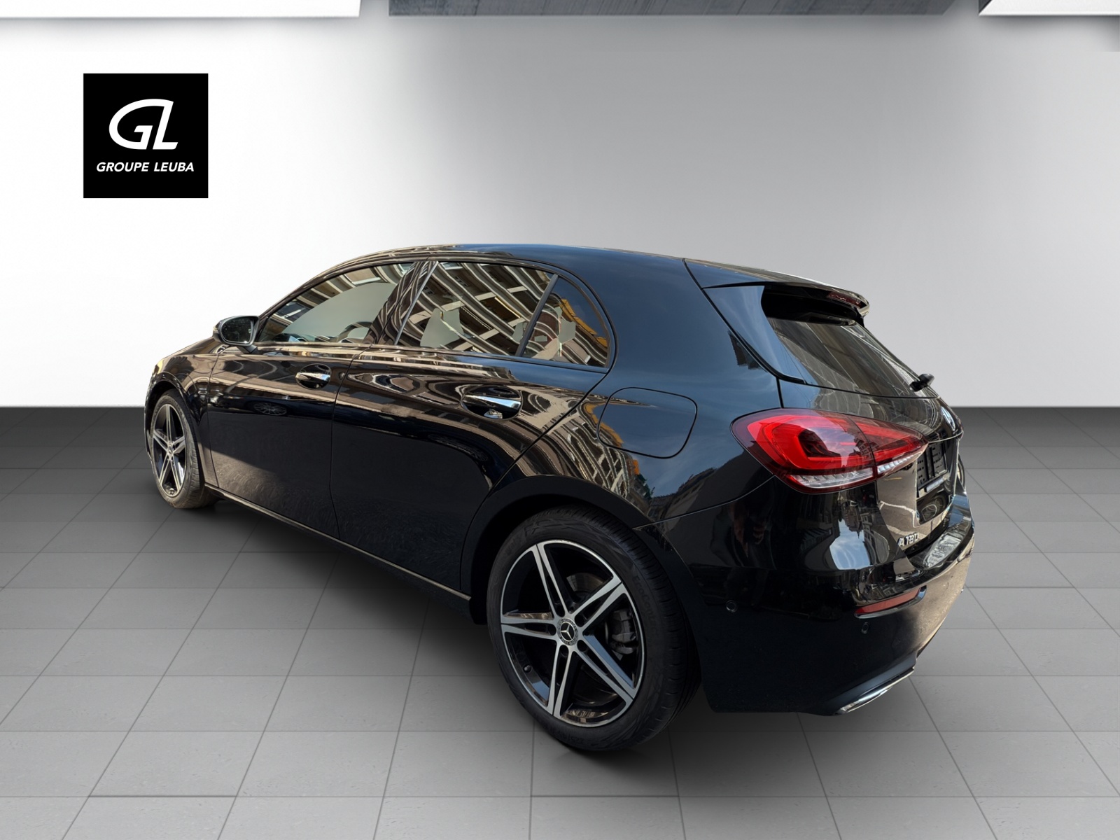 MERCEDES-BENZ A 180-image-3