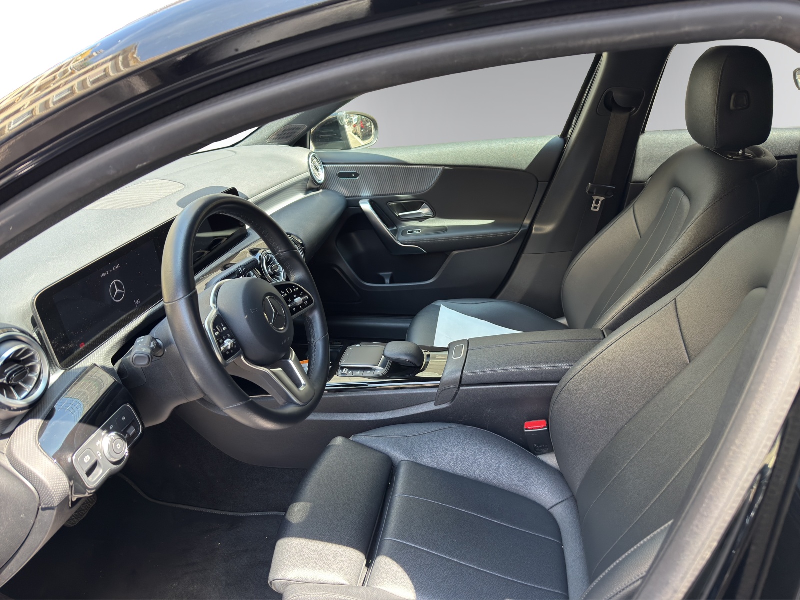 MERCEDES-BENZ A 180-image-8
