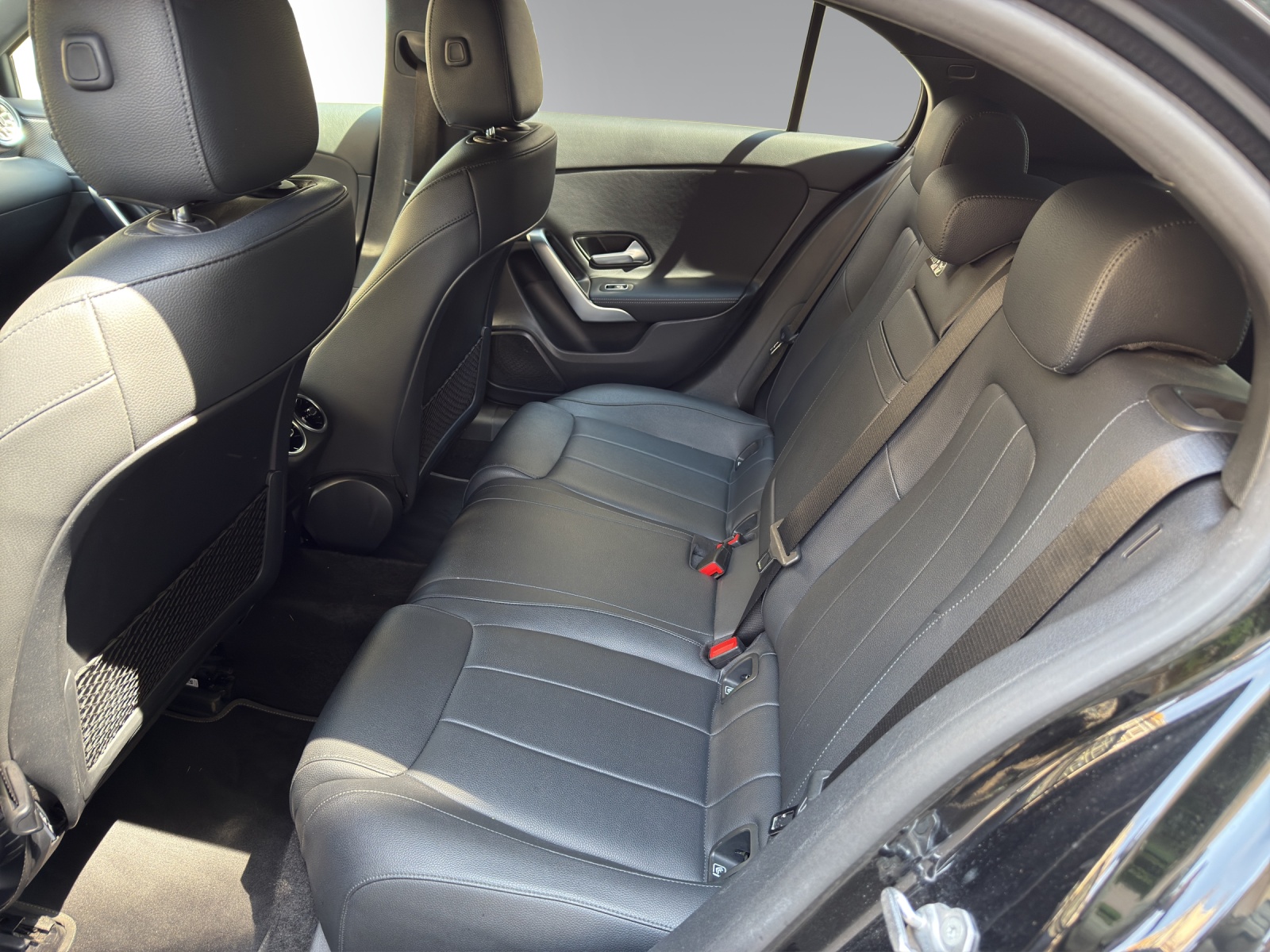 MERCEDES-BENZ A 180-image-10
