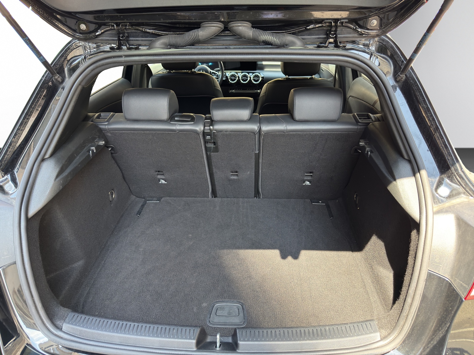 MERCEDES-BENZ A 180-image-5