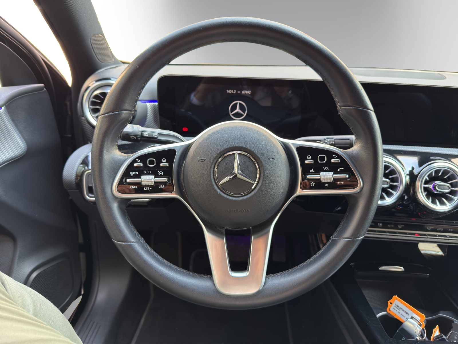 MERCEDES-BENZ A 180-image-11