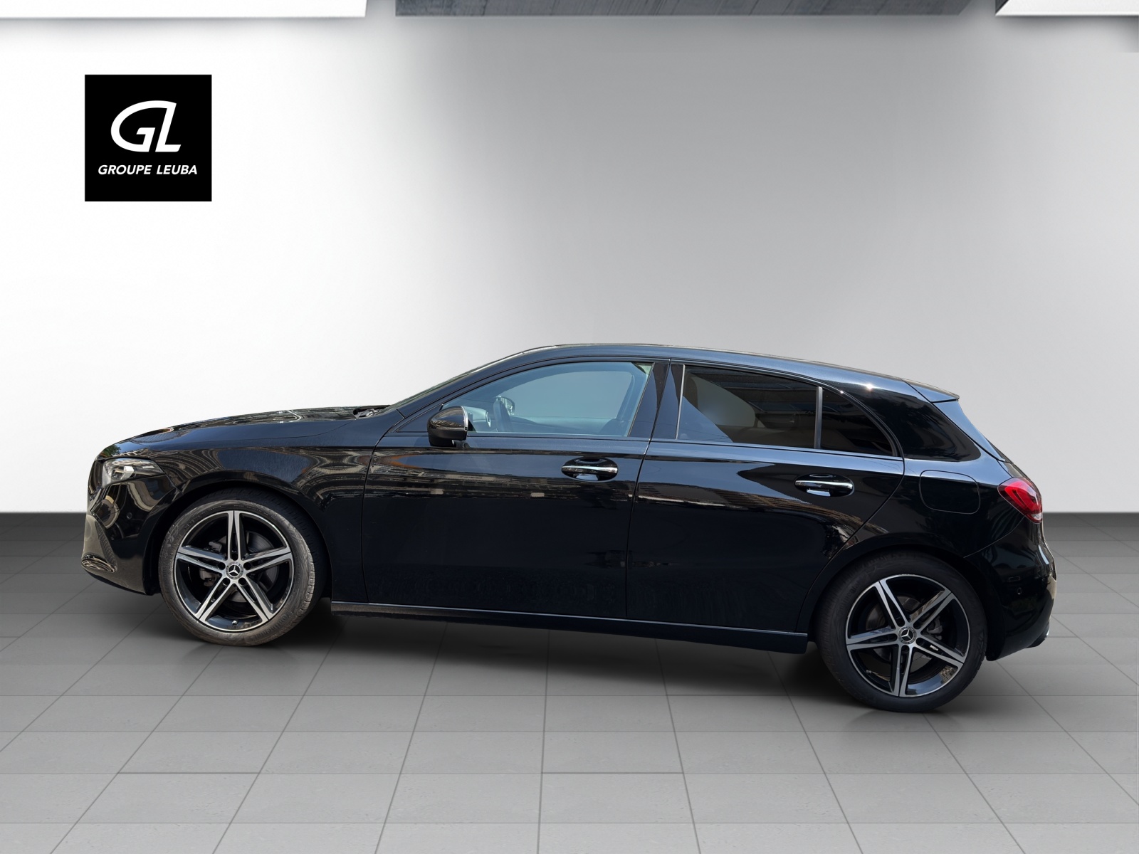 MERCEDES-BENZ A 180-image-2