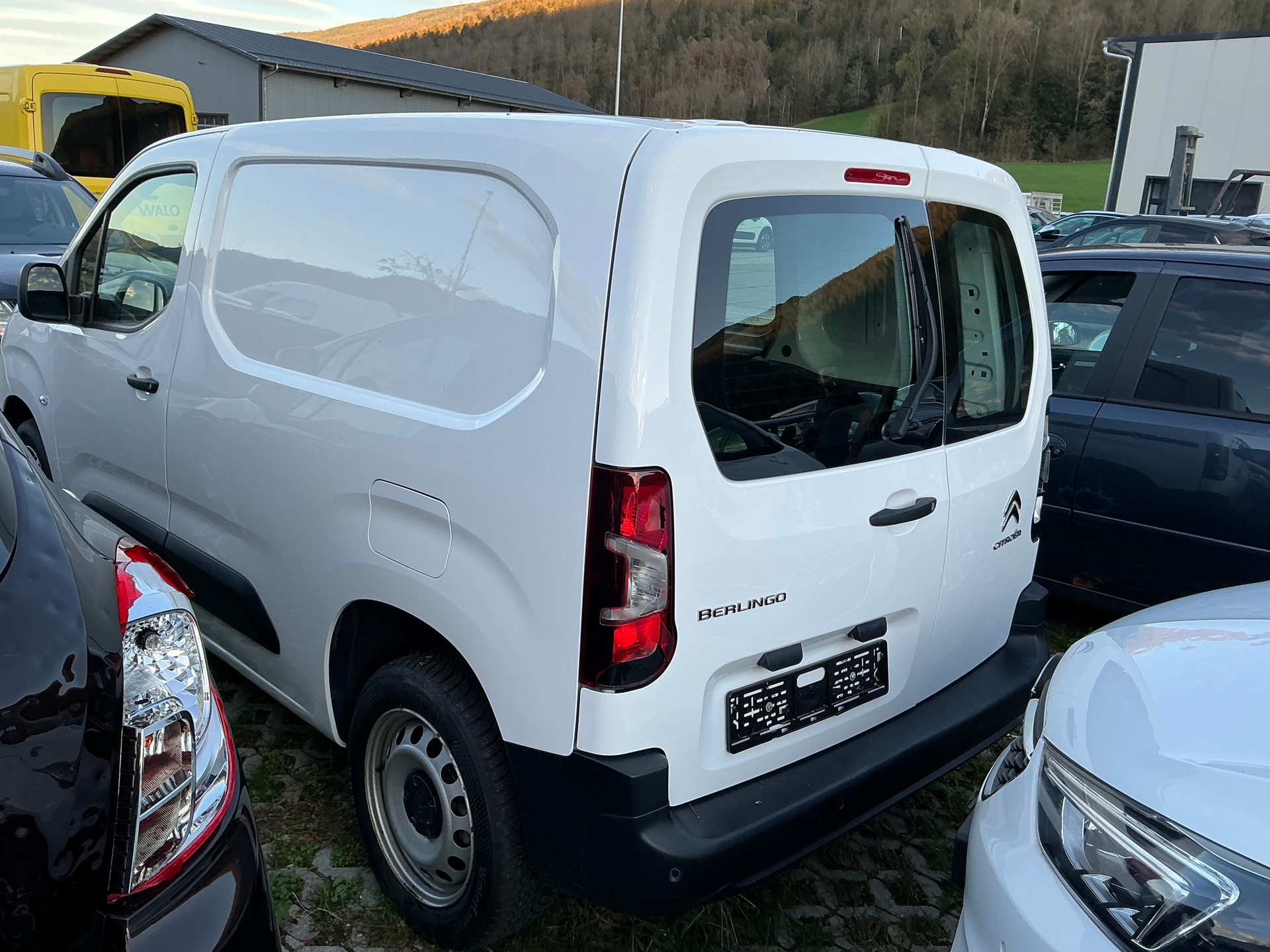 CITROEN Berlingo Van 1.2 Pure Tech 130 s/s Club EAT8 1000kg-image-4
