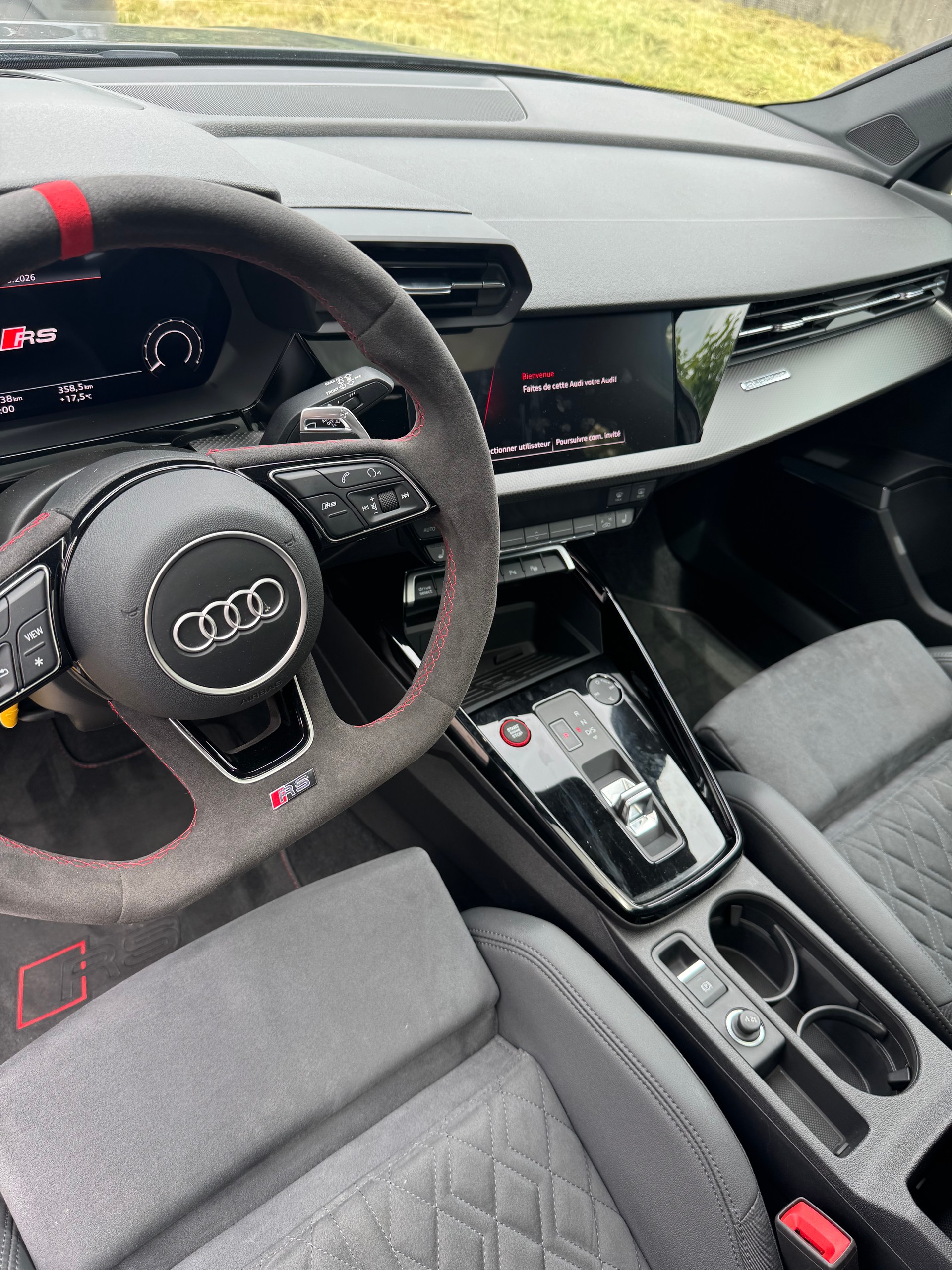AUDI RS3 Sportback 2.5 TSI quattro S-tronic-image-6