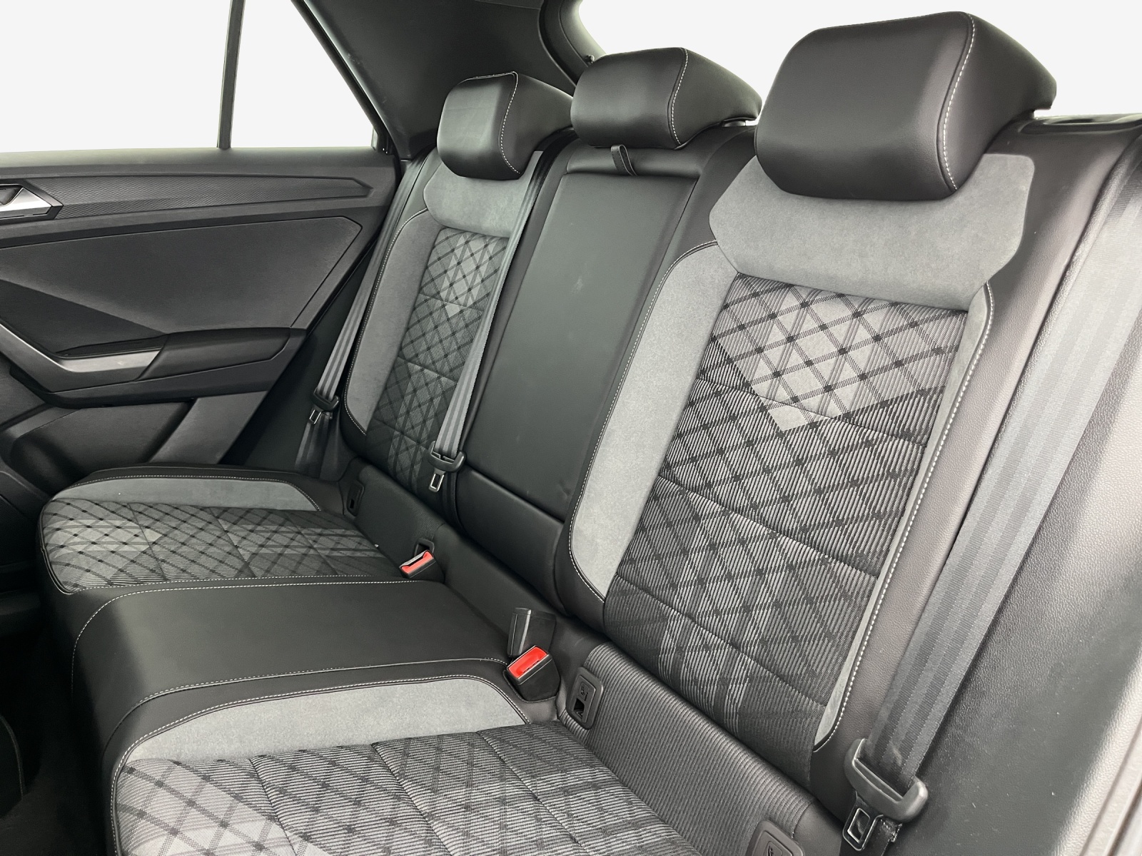 VW T-Roc 2.0 TSI R-Line DSG 4Motion-image-11