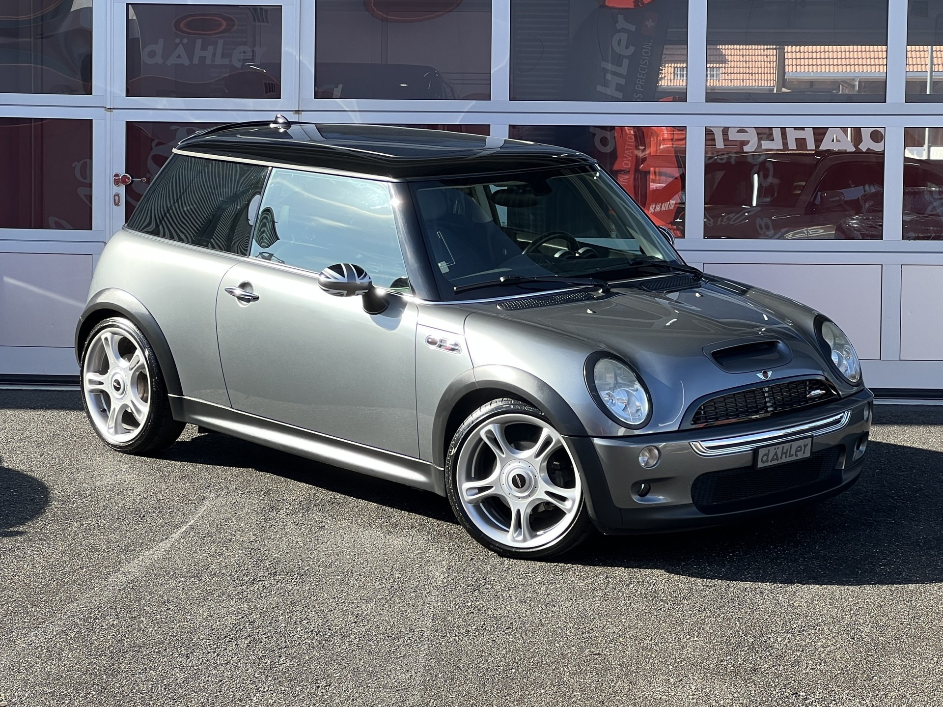 MINI Mini Cooper S-image-1