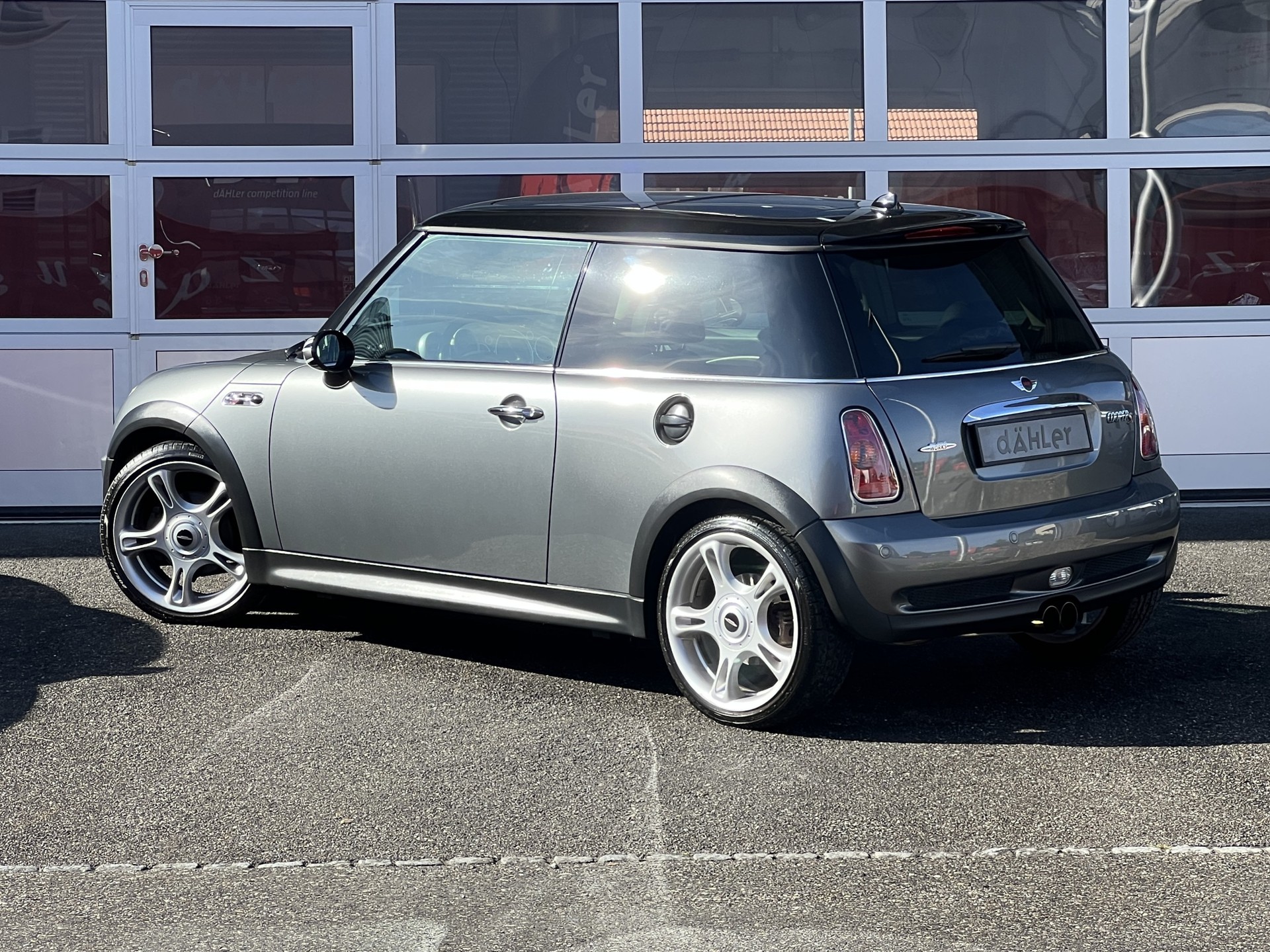 MINI Mini Cooper S-image-3