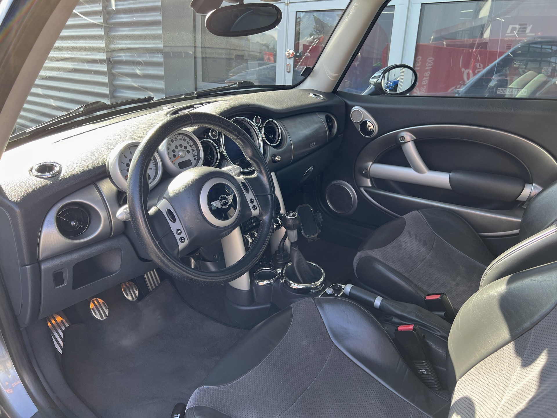 MINI Mini Cooper S-image-4