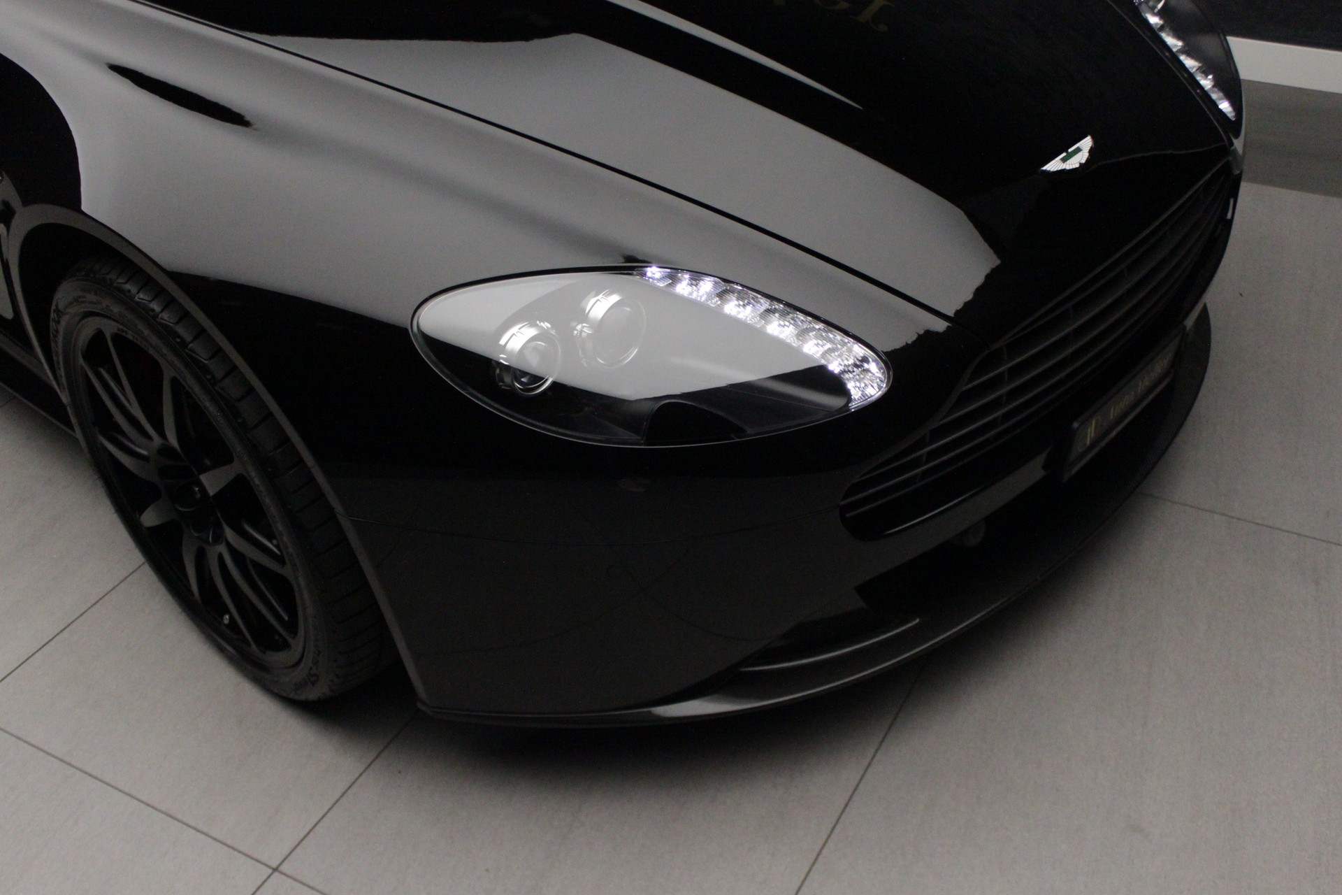 ASTON MARTIN V8 Vantage 4.7 S Sportshift-image-5