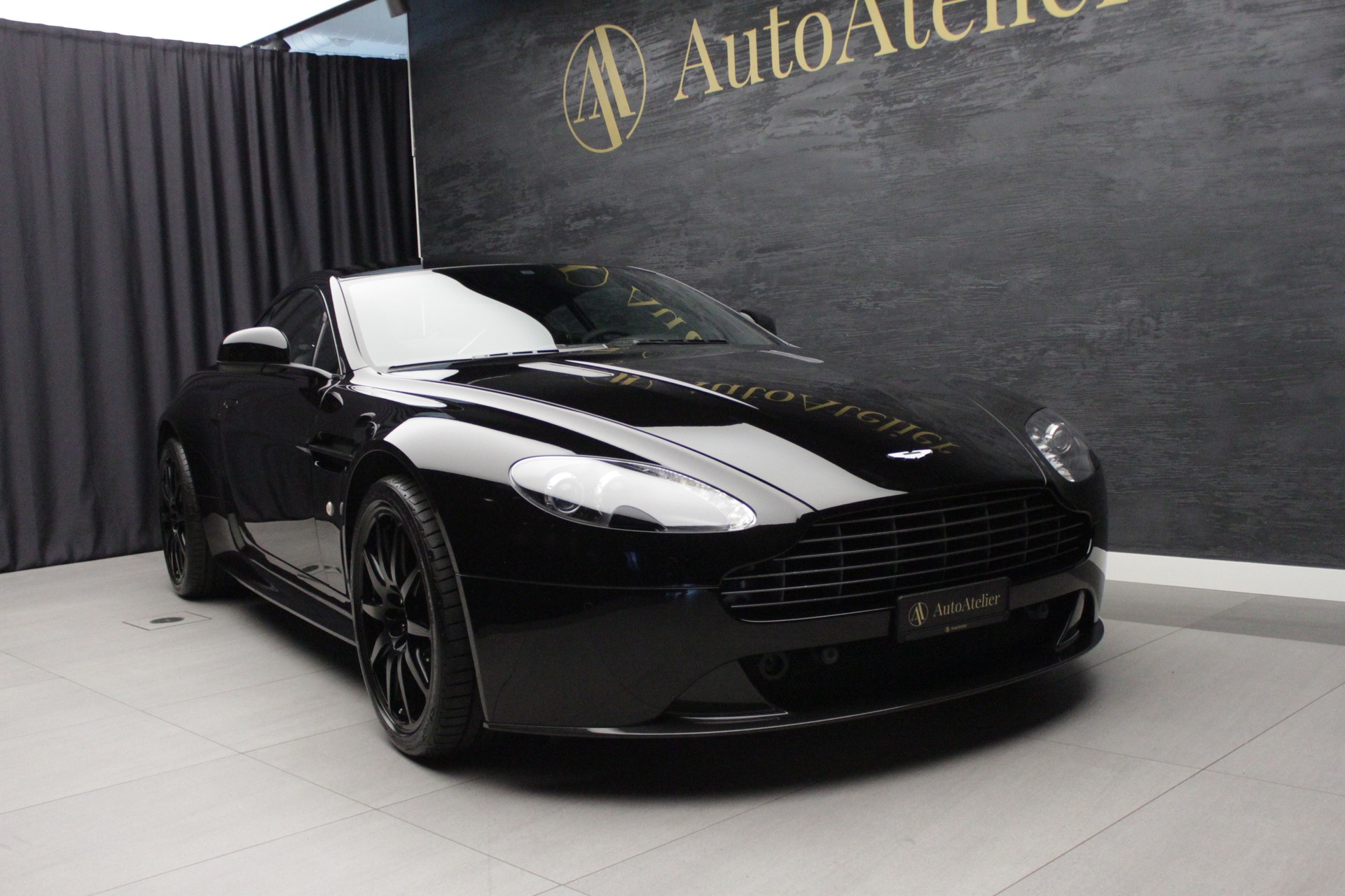 ASTON MARTIN V8 Vantage 4.7 S Sportshift-image-2