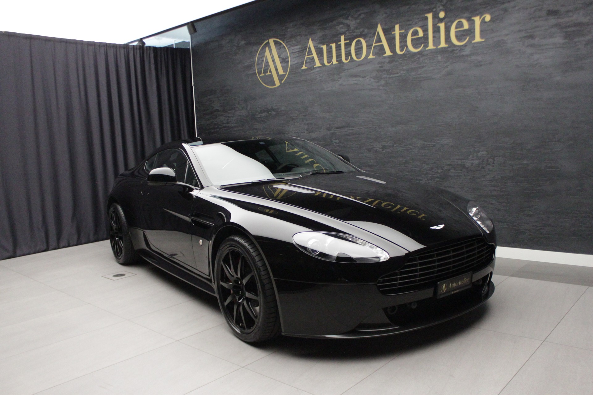 ASTON MARTIN V8 Vantage 4.7 S Sportshift-image-1