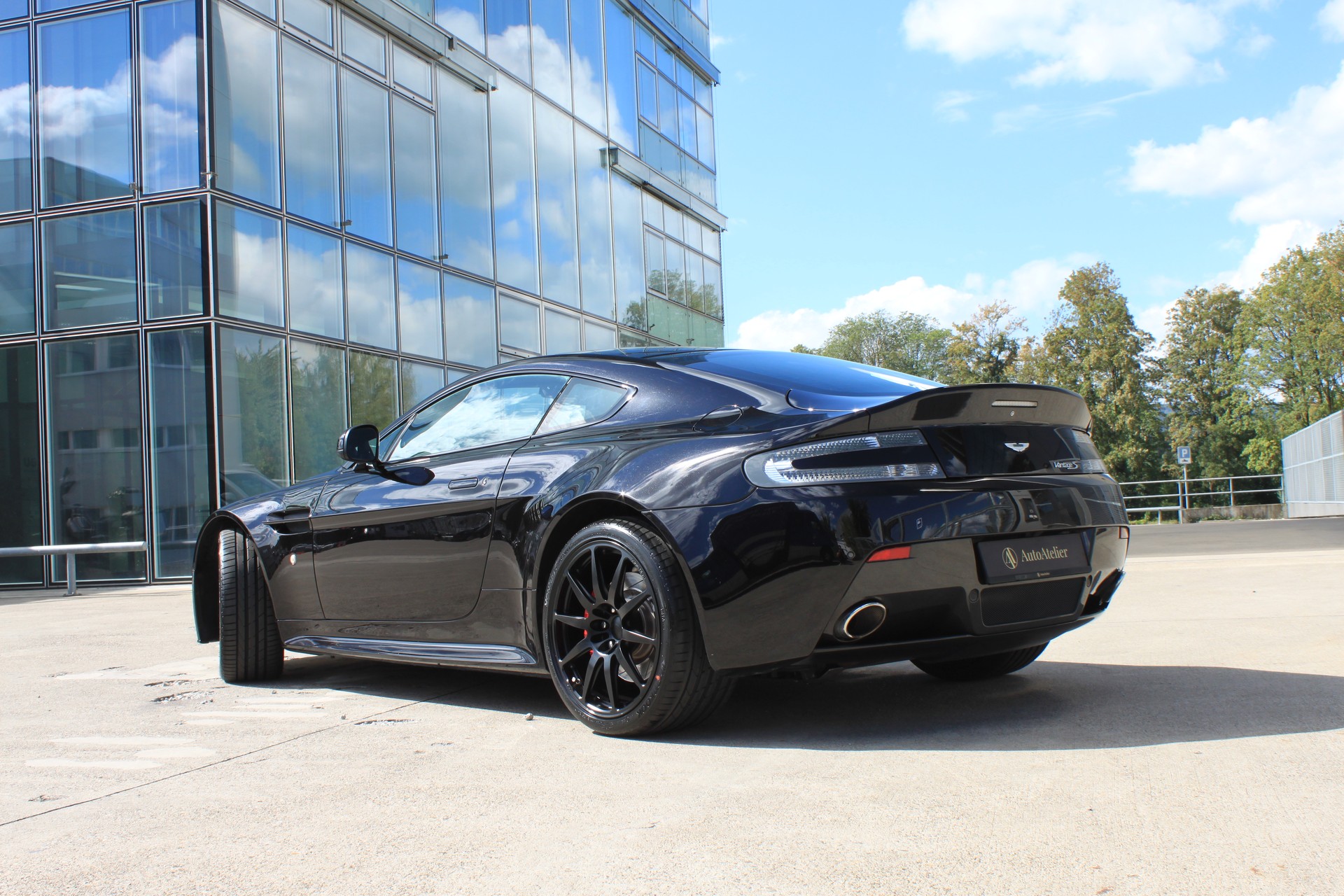 ASTON MARTIN V8 Vantage 4.7 S Sportshift-image-12