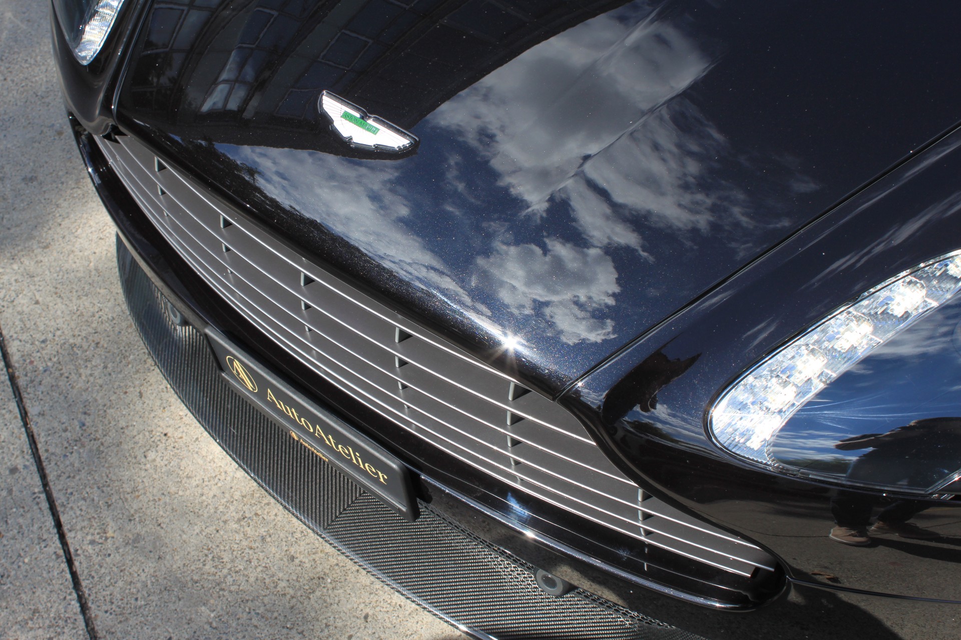 ASTON MARTIN V8 Vantage 4.7 S Sportshift-image-9