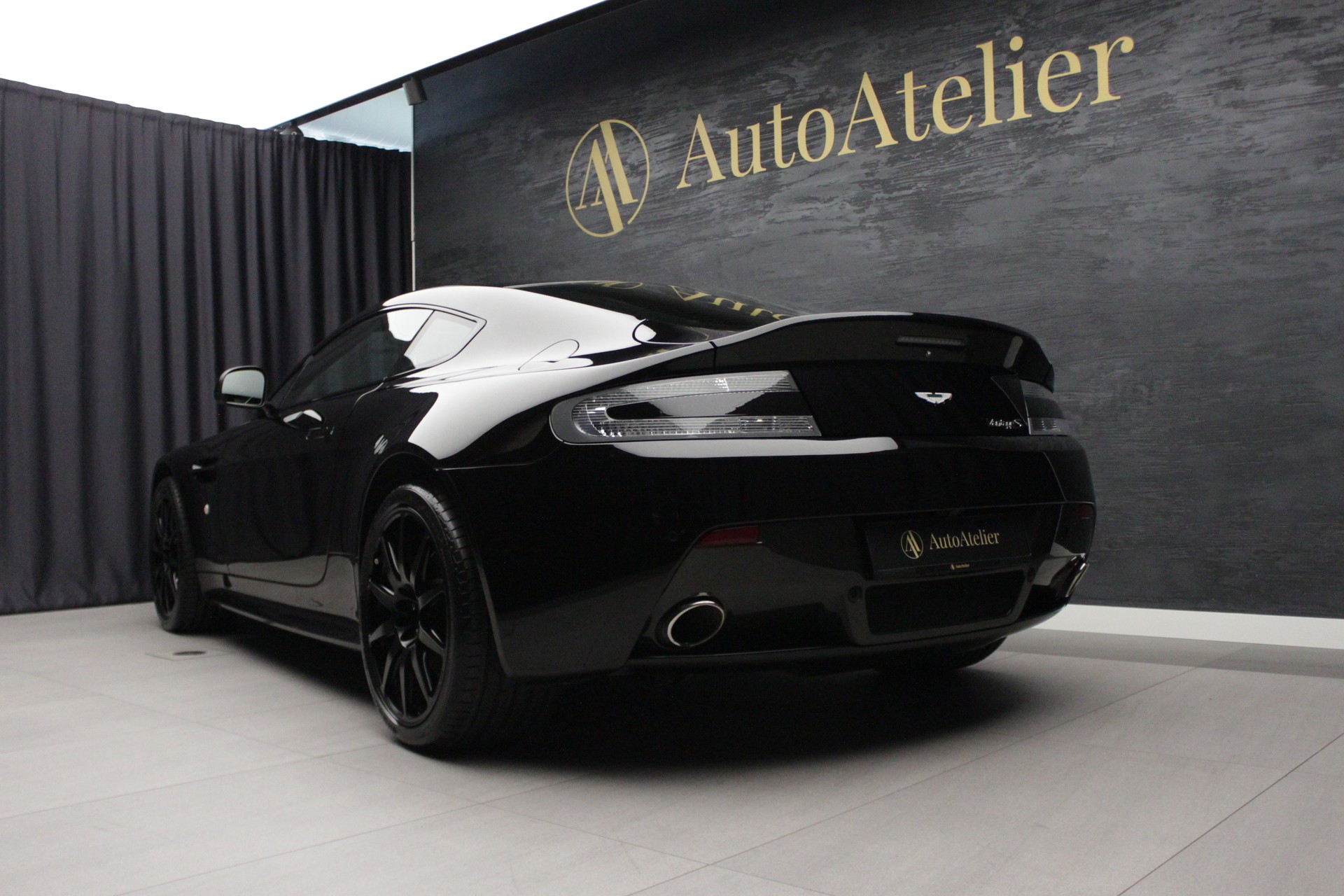 ASTON MARTIN V8 Vantage 4.7 S Sportshift-image-14