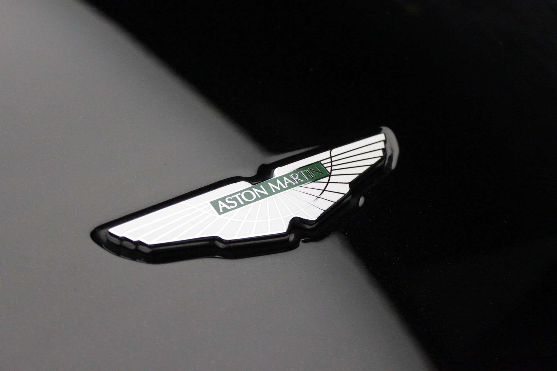 ASTON MARTIN V8 Vantage 4.7 S Sportshift-image-7