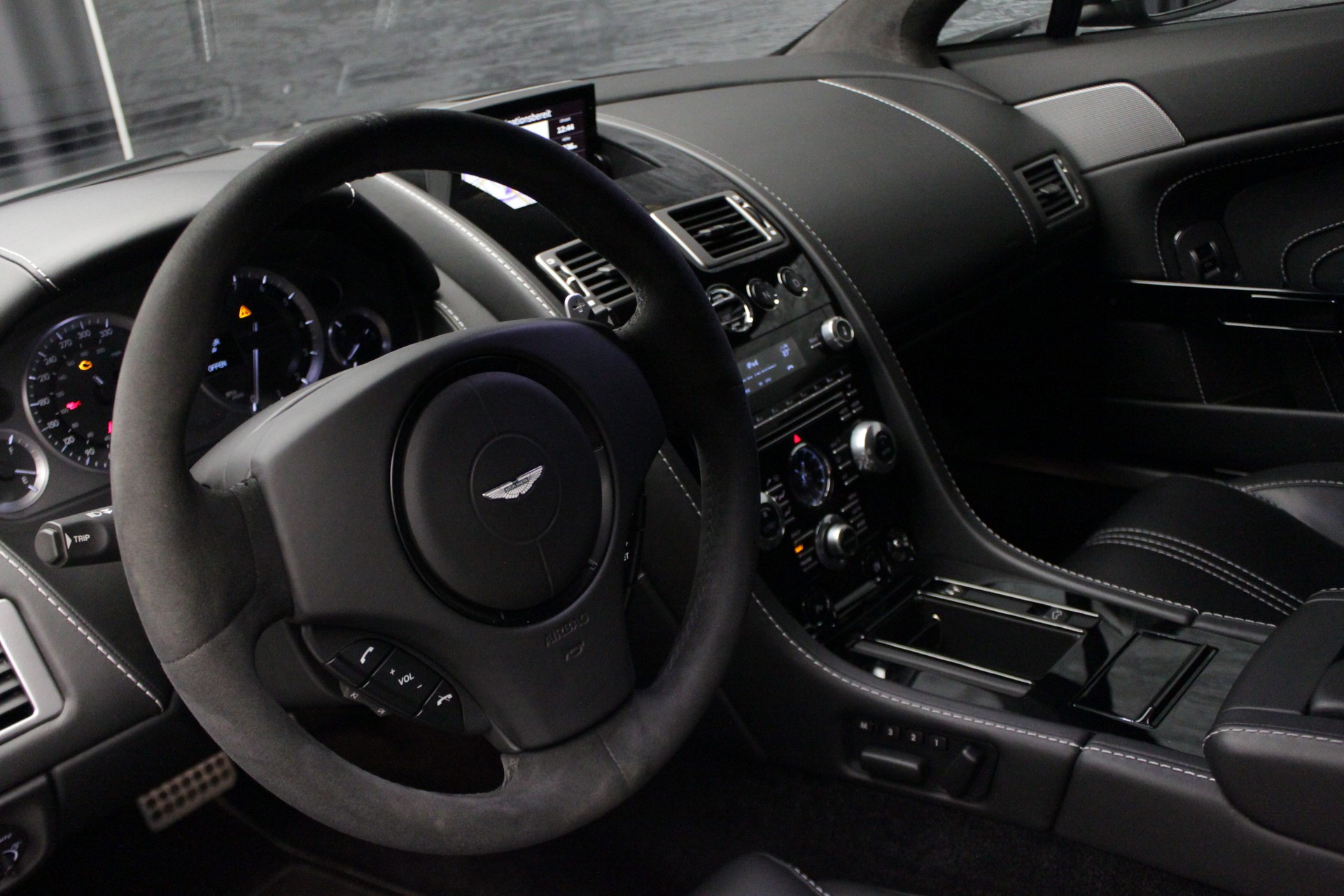 ASTON MARTIN V8 Vantage 4.7 S Sportshift-image-27