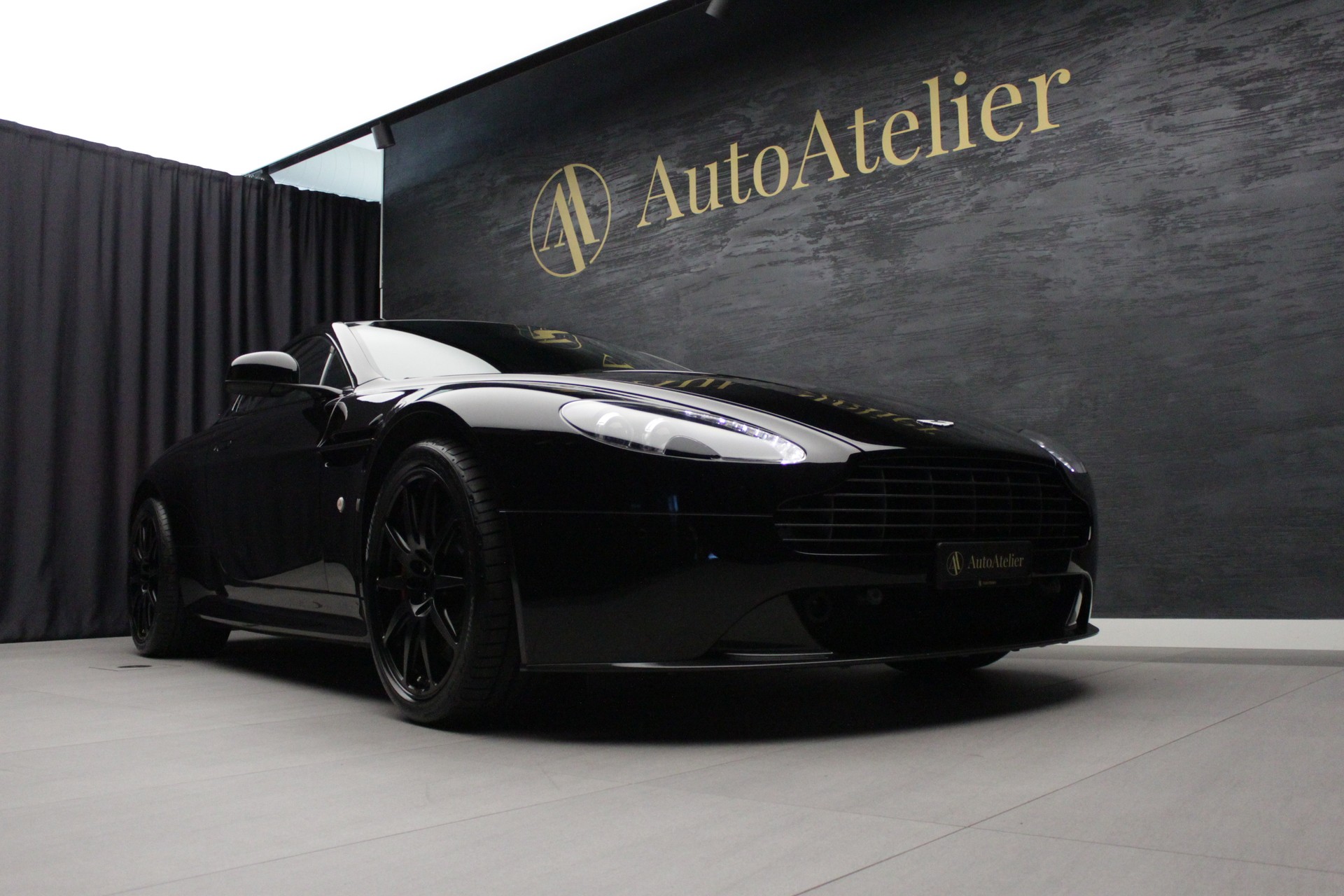 ASTON MARTIN V8 Vantage 4.7 S Sportshift-image-4
