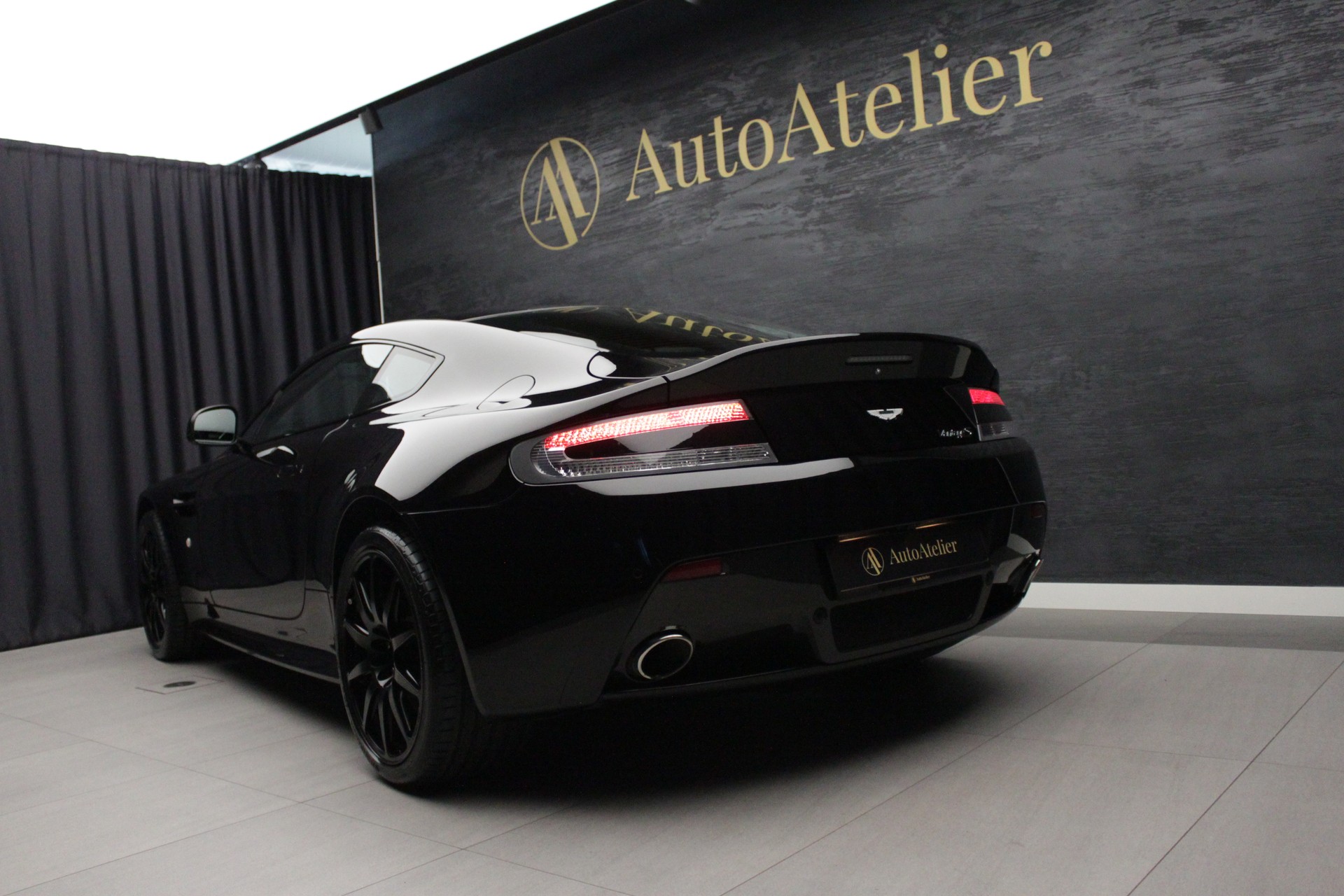 ASTON MARTIN V8 Vantage 4.7 S Sportshift-image-18