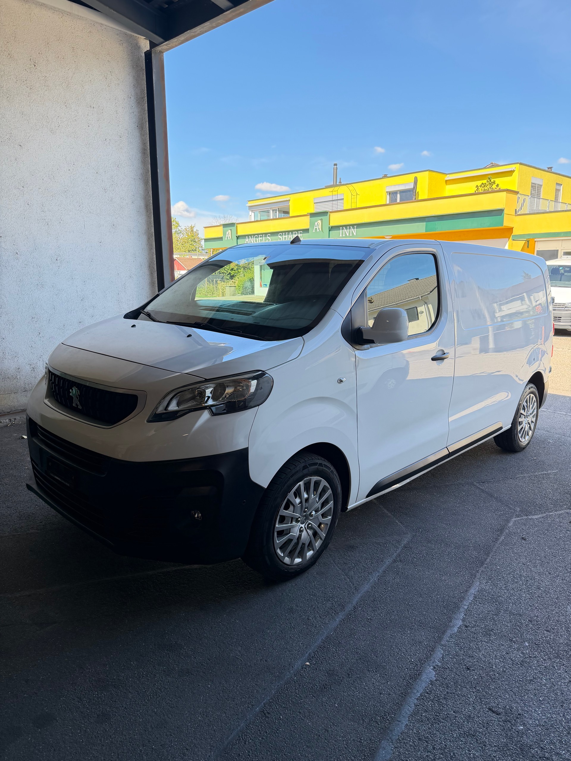 PEUGEOT 2.0 BlueHDi 180 Allure S/S-image-0