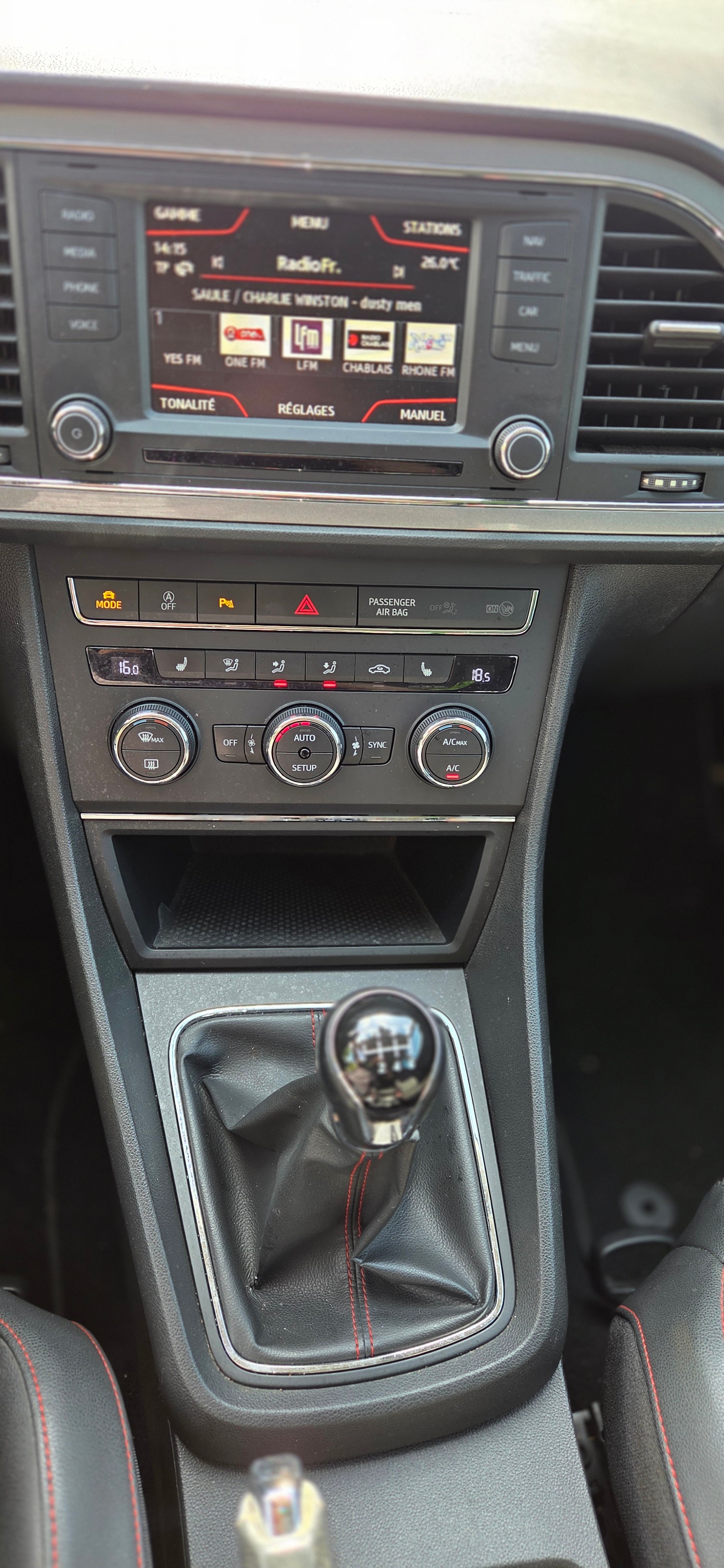SEAT Leon ST 1.4 TSI FR-image-13