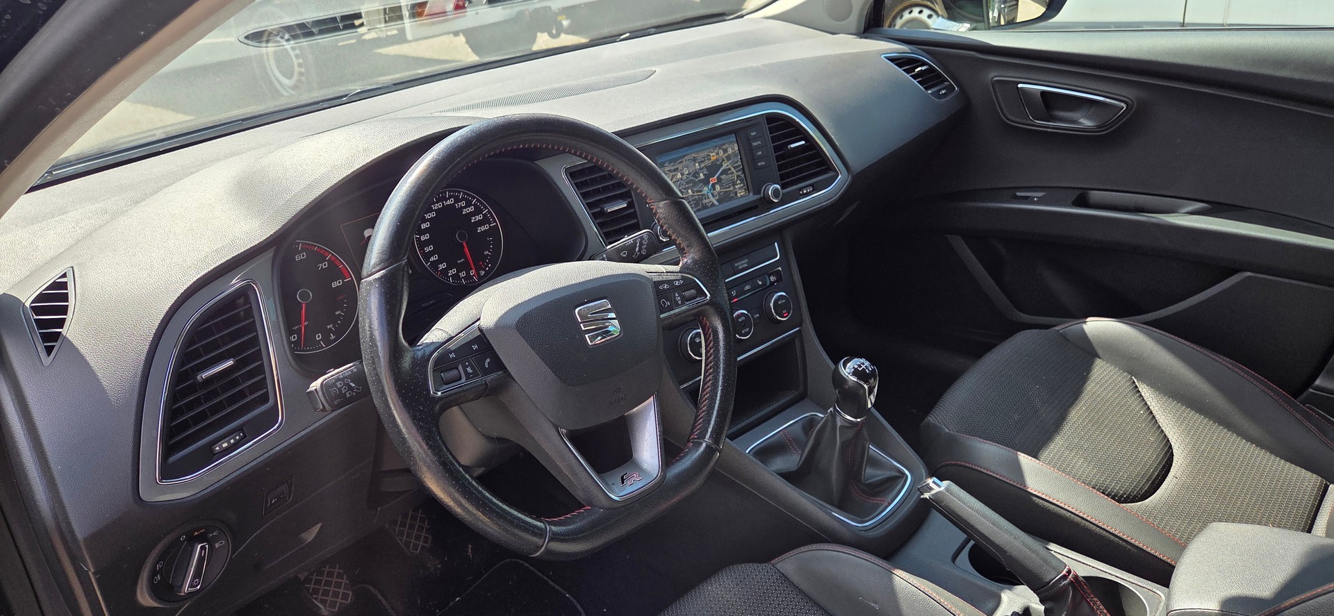 SEAT Leon ST 1.4 TSI FR-image-8