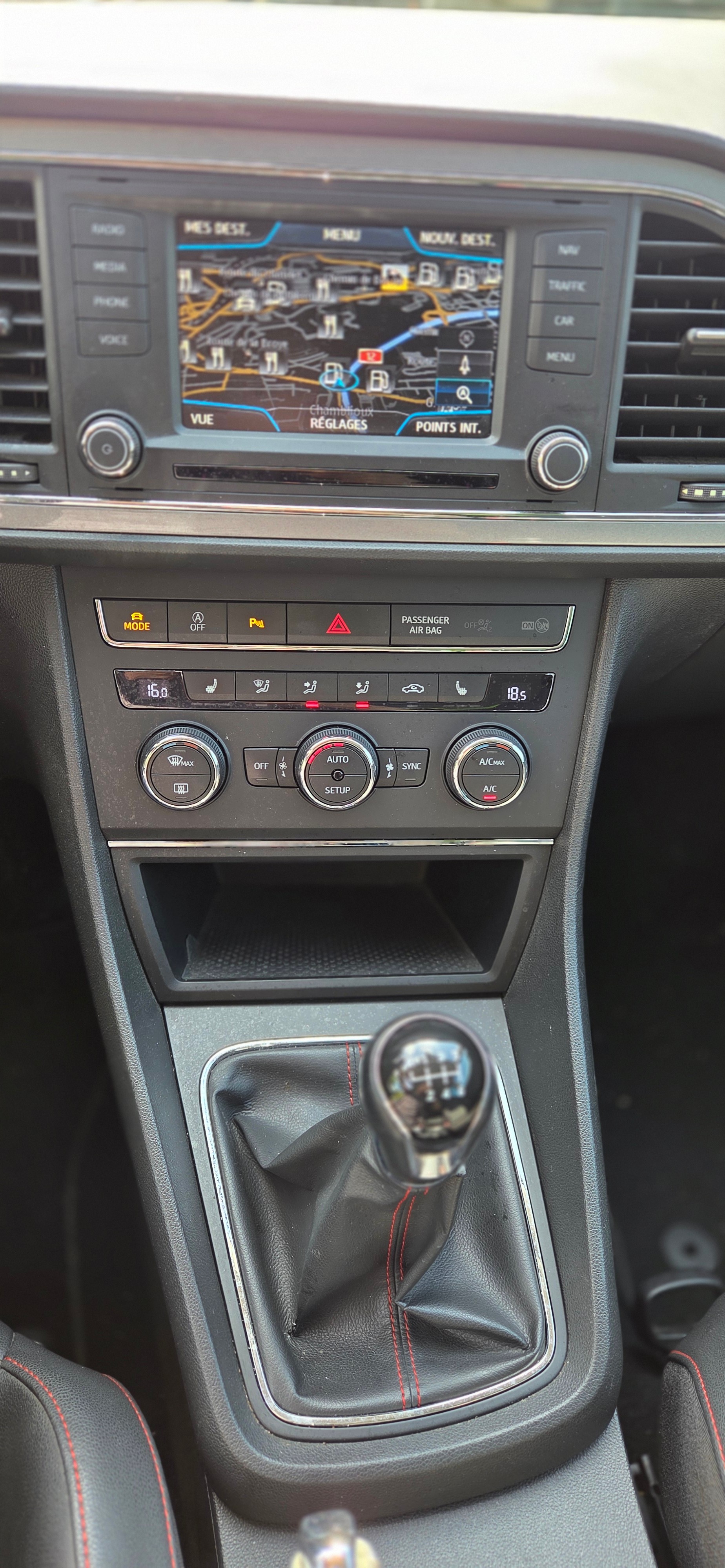SEAT Leon ST 1.4 TSI FR-image-12