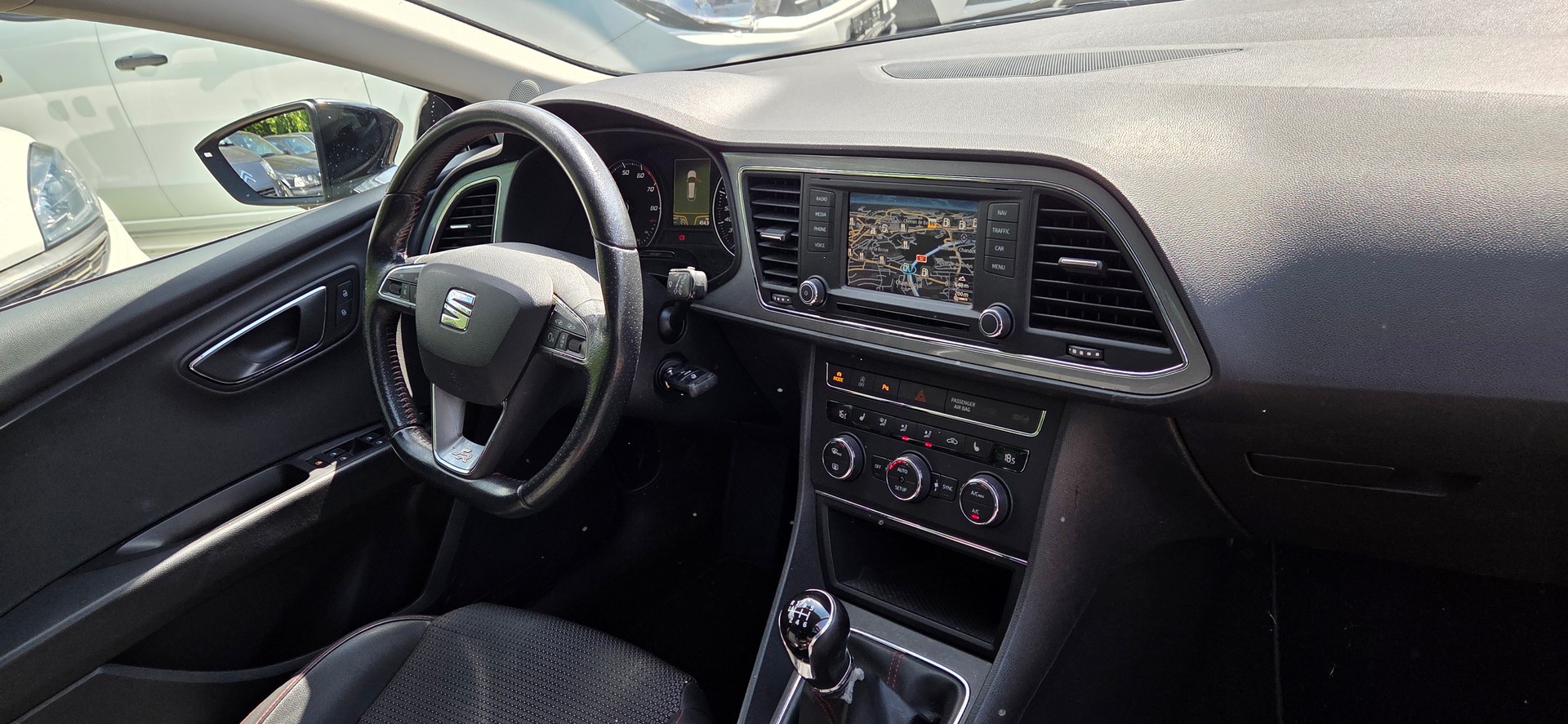 SEAT Leon ST 1.4 TSI FR-image-3