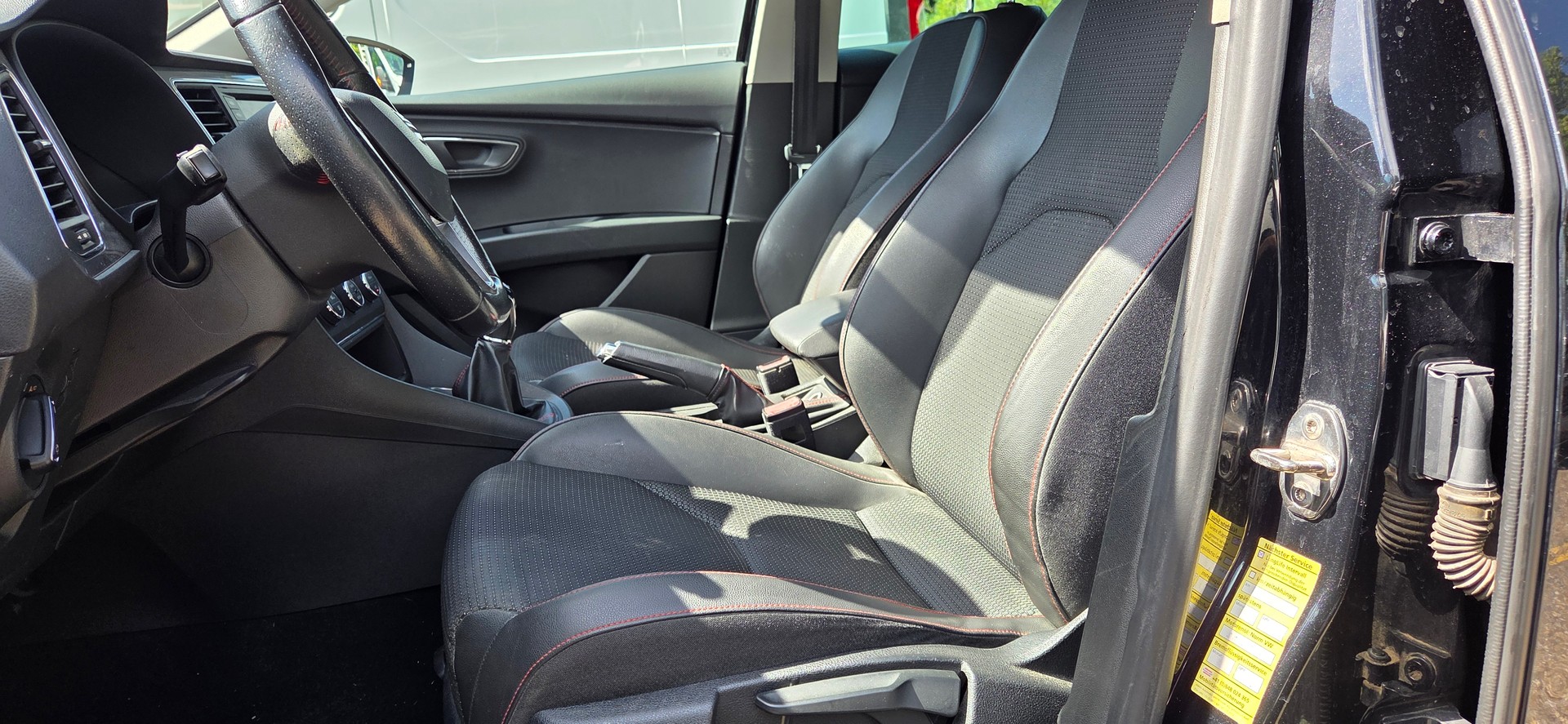 SEAT Leon ST 1.4 TSI FR-image-9