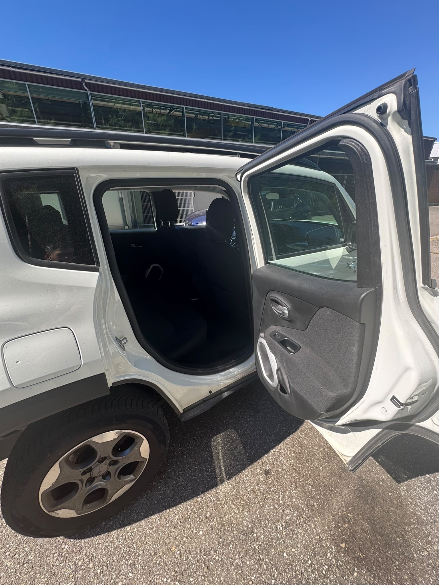 JEEP Renegade 2.0 CRD Longtitude Swiss Edition AWD-image-8