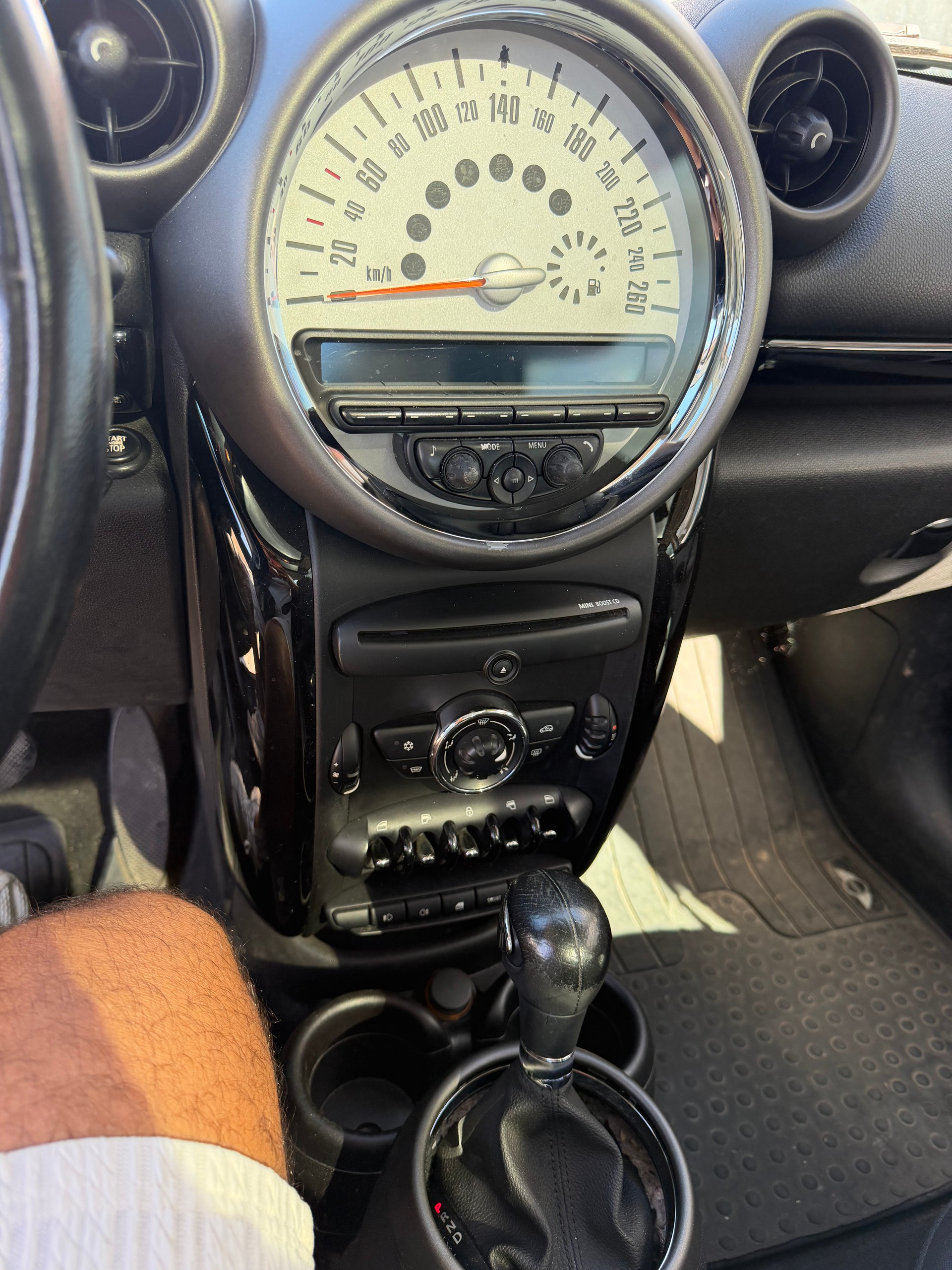 MINI Countryman Cooper FWD Steptronic-image-12