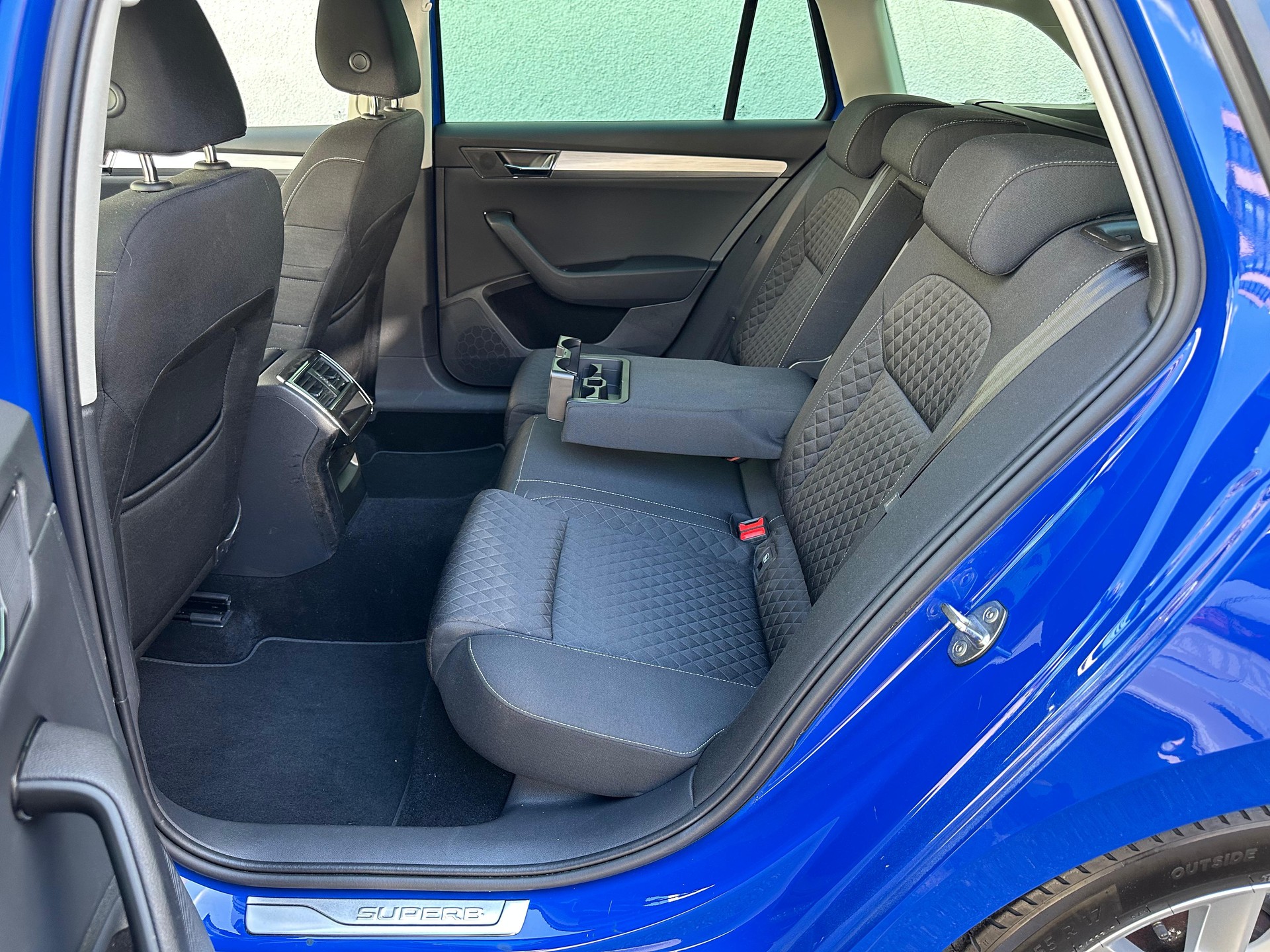SKODA Superb Combi 2.0 TDi Ambition DSG| Aus erste Hand| Elk Anhängerkupplung| Voll LED| Rückfahrtkamera| Frisch ab MFK und Service-image-11